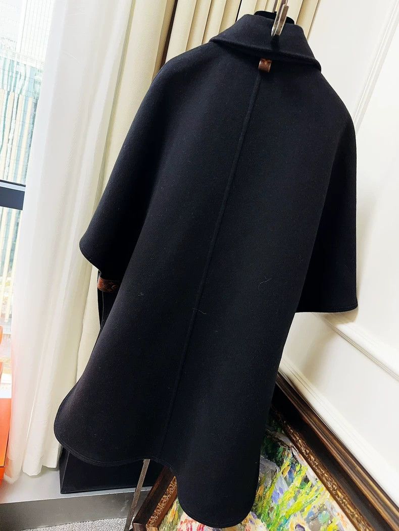 Louis Vuitton LOUIS VUITTON Black patchwork wool Cape coat 2504-Nextarrow Size 4XL / US 24-26 - 2 Thumbnail