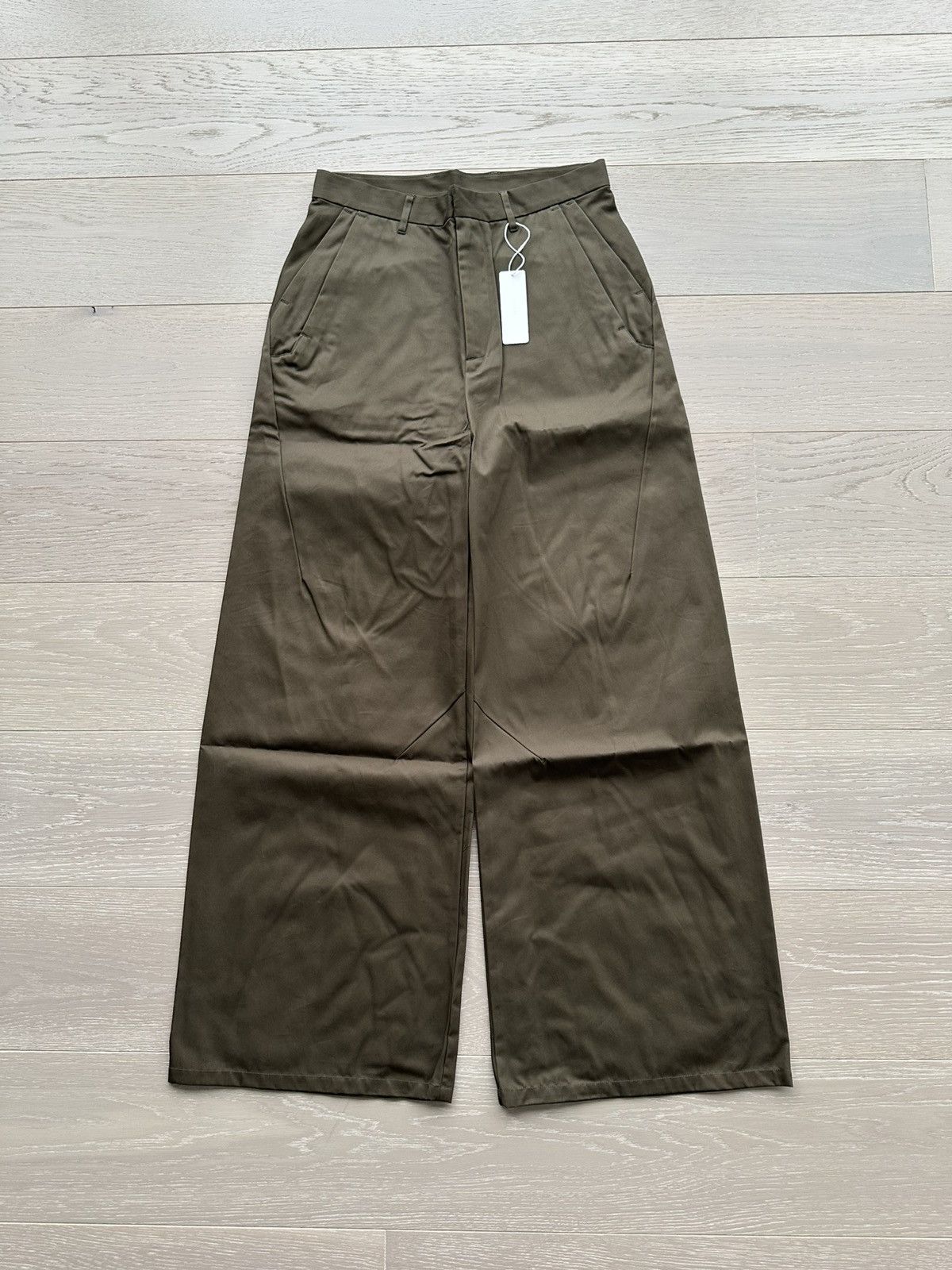 Vuja De Vuja De Isaac Tech Chino Pants in Khaki Brown | Grailed