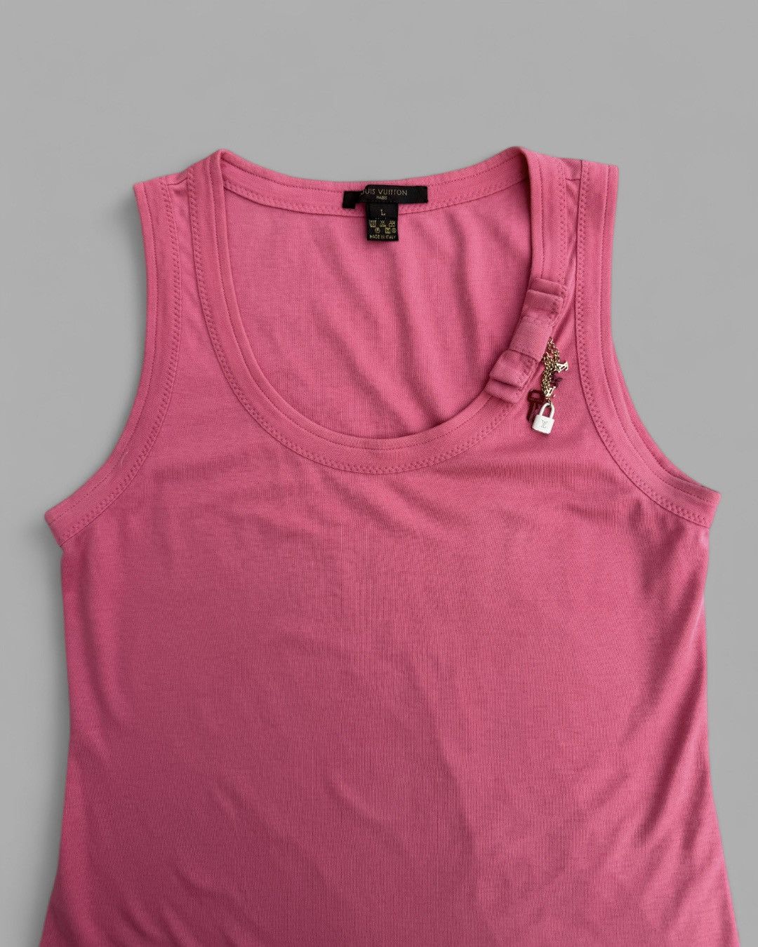 Louis Vuitton 2000's Louis Vuitton LV Padlock Chains Tank Top T Shirt Size L / US 10 / IT 46 - 12 Thumbnail