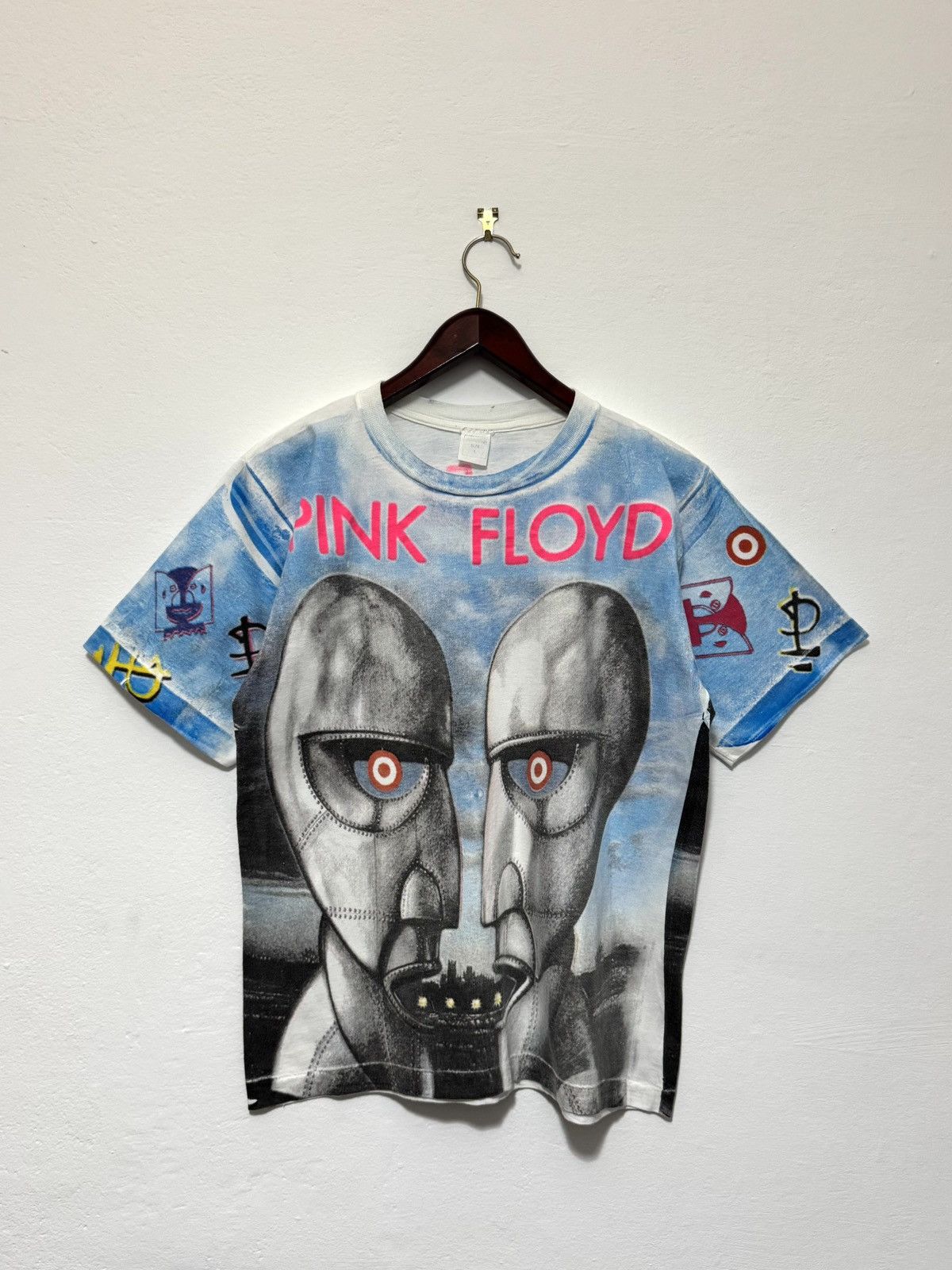 Band Tees Vintage Pink Floyd Division Bell All Over Print T-shirt Size US L / EU 52-54 / 3 - 1 Thumbnail