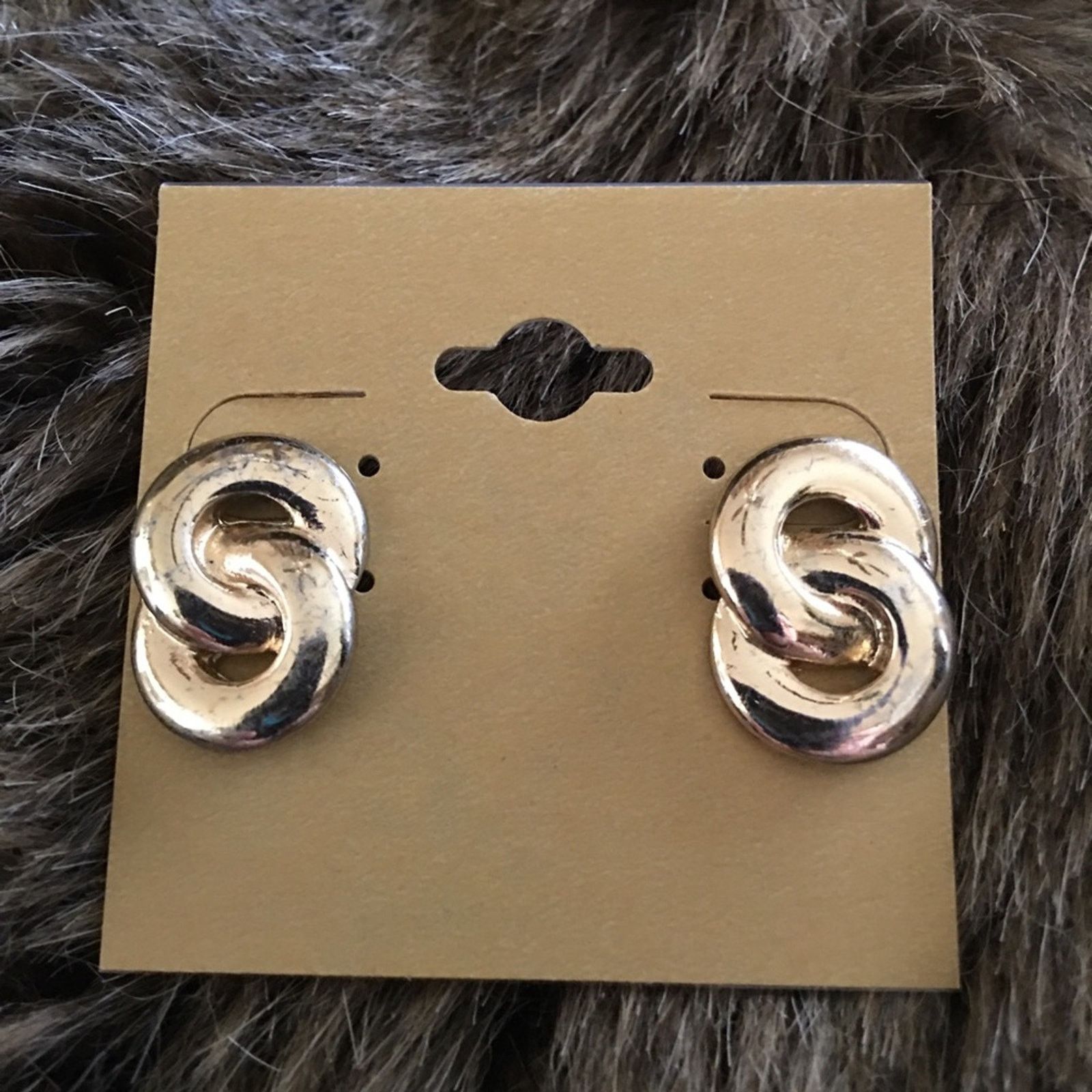 Vintage Vintage gold tone joined link look earrings Size ONE SIZE - 2 Thumbnail