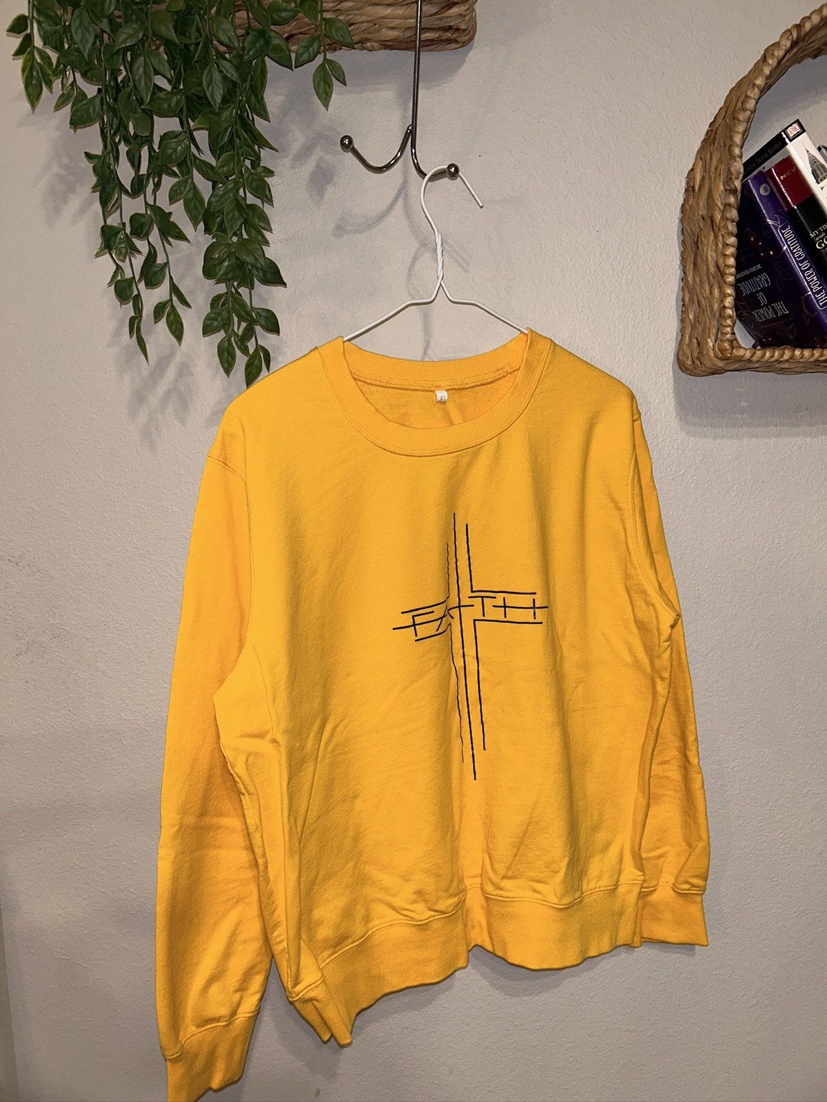 Other Women’s Yellow Faith Crewneck Sweatshirt size XL Size XL / US 12-14 / IT 48-50 - 2 Thumbnail