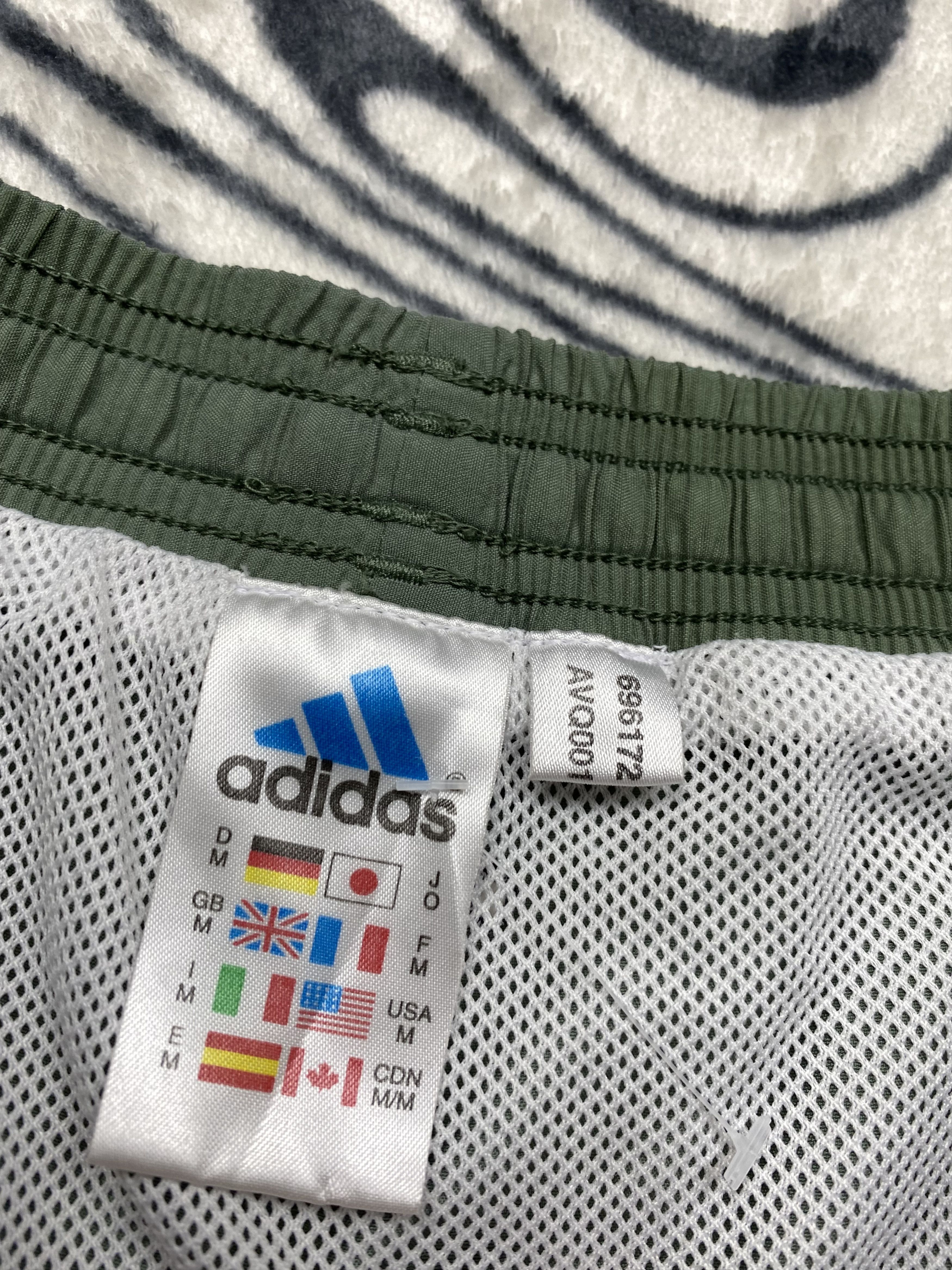 Adidas × Vintage Adidas 90s Vintage Mens Nylon Shorts Size US 32 / EU 48 - 4 Thumbnail