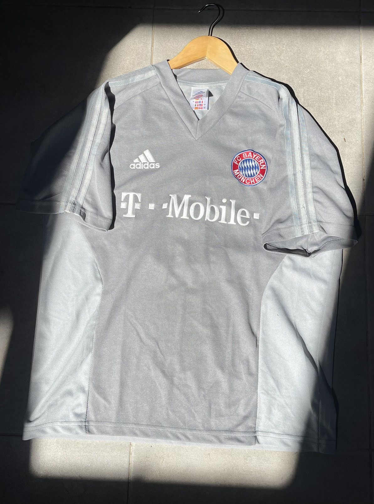 Adidas × Vintage 2002 Adidas Bayern Munich #1 Oliver Khan Vintage jersey Size US L / EU 52-54 / 3 - 13 Thumbnail