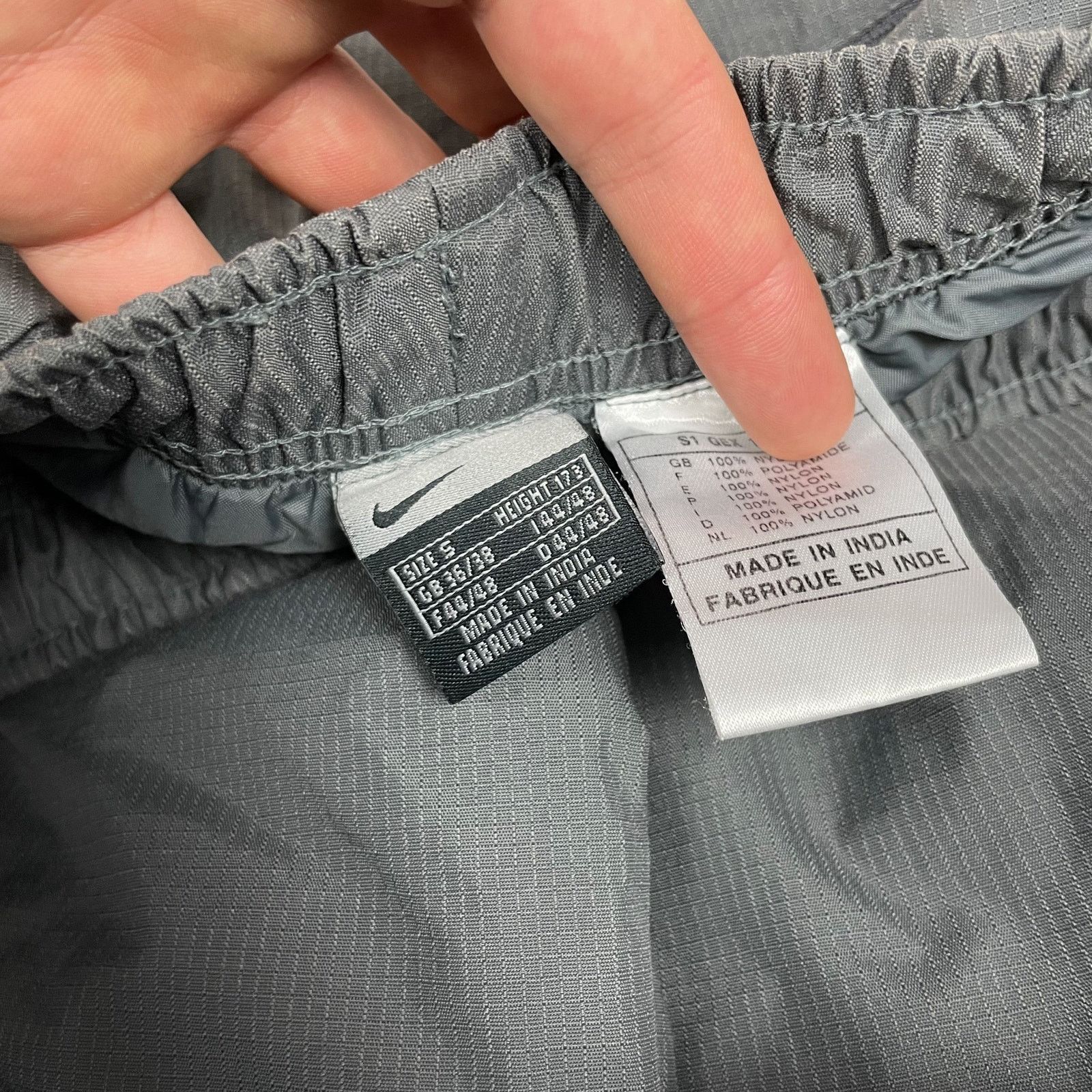 Nike × Vintage Nike TN Men's Gray Swoosh Ankle Zip Straight Rain Pant Small Size US 30 / EU 46 - 8 Thumbnail