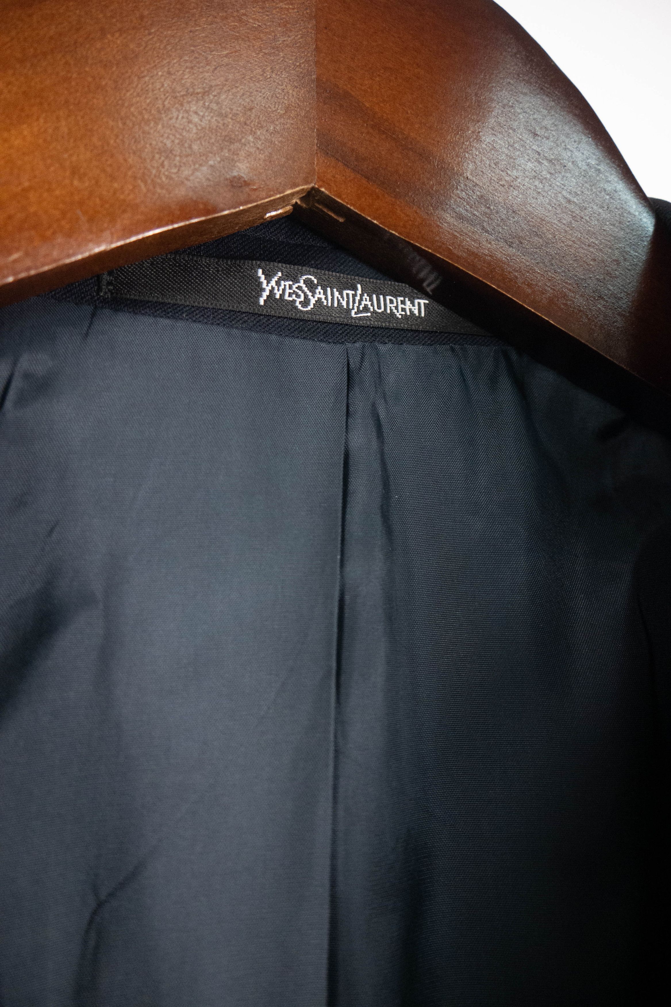 Designer × Yves Saint Laurent Ysl Yves Saint Laurent blazer fastened with gold buttons Size 50R - 5 Thumbnail