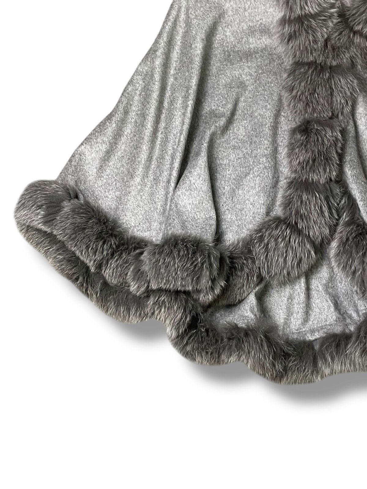 Japanese Brand × Vintage Saga Furs Cashmere Fur Cloak Cape (52) Size US L / EU 52-54 / 3 - 4 Thumbnail