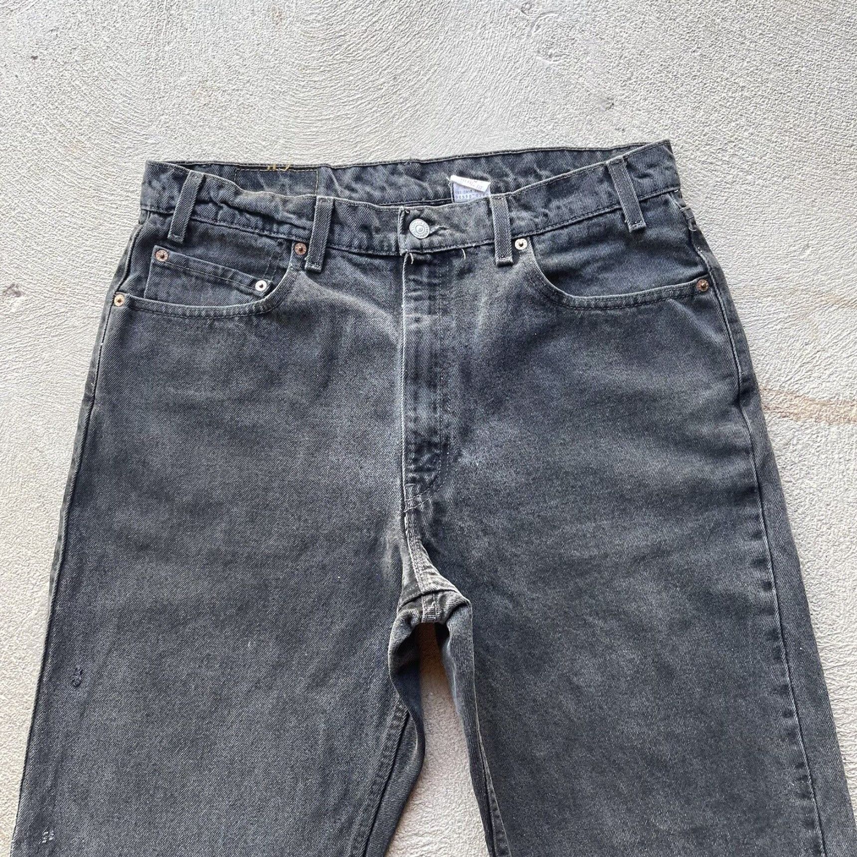 Levi's VINTAGE Levi's 550 Jeans Mens 34x30 Black Relaxed Fit Wide-Leg Denim 90s Size US 34 / EU 50 - 2 Thumbnail