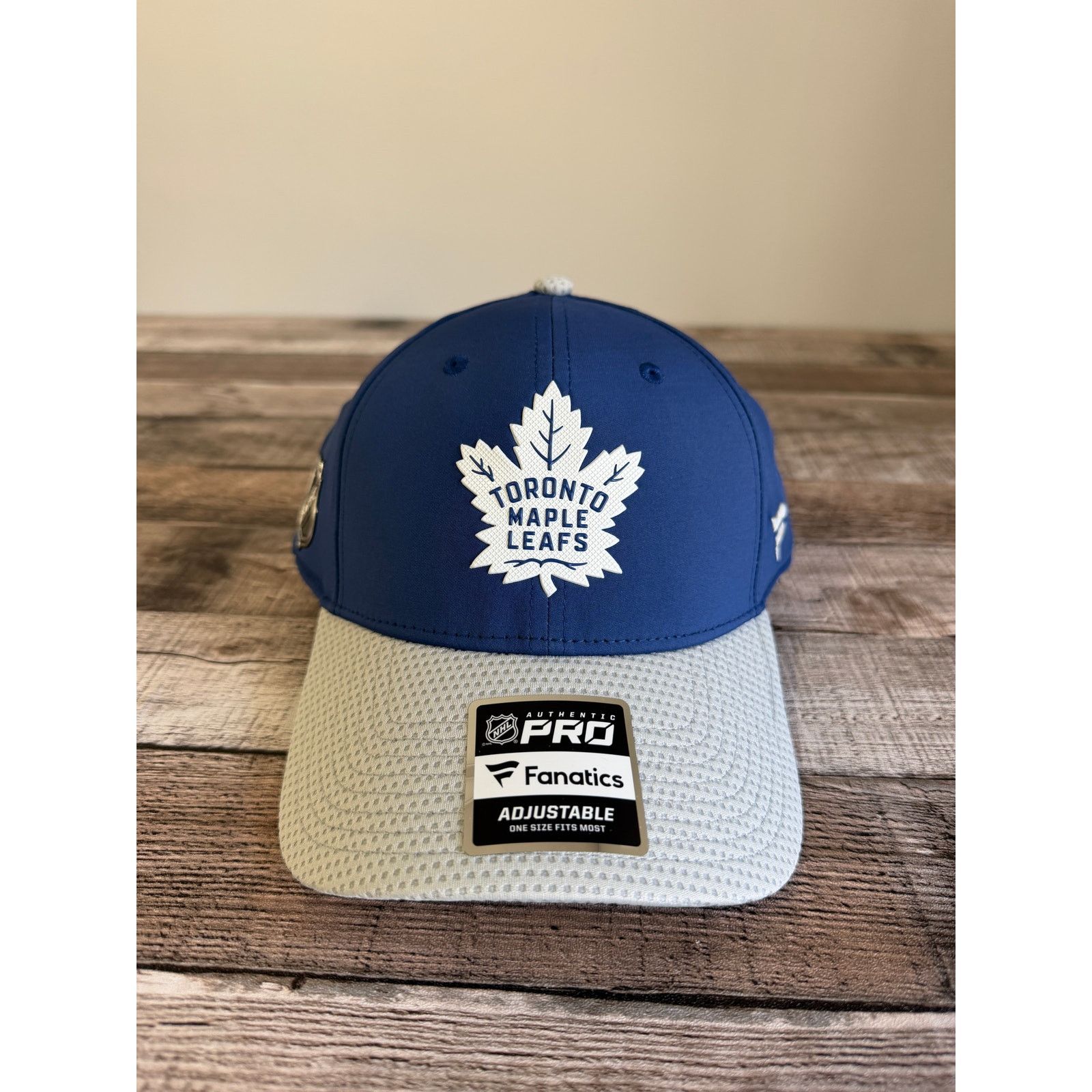 NHL NWT Toronto Maple Leafs Snapback Hat Size ONE SIZE - 2 Thumbnail