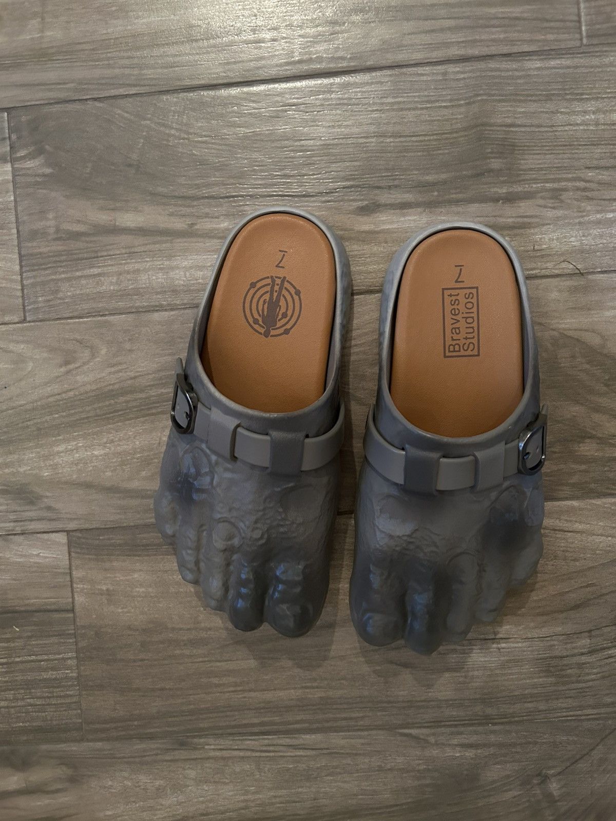 Bravest Studios MOON CLOGS / KID CUDI COLLAB Size US 7 / EU 40 - 2 Thumbnail