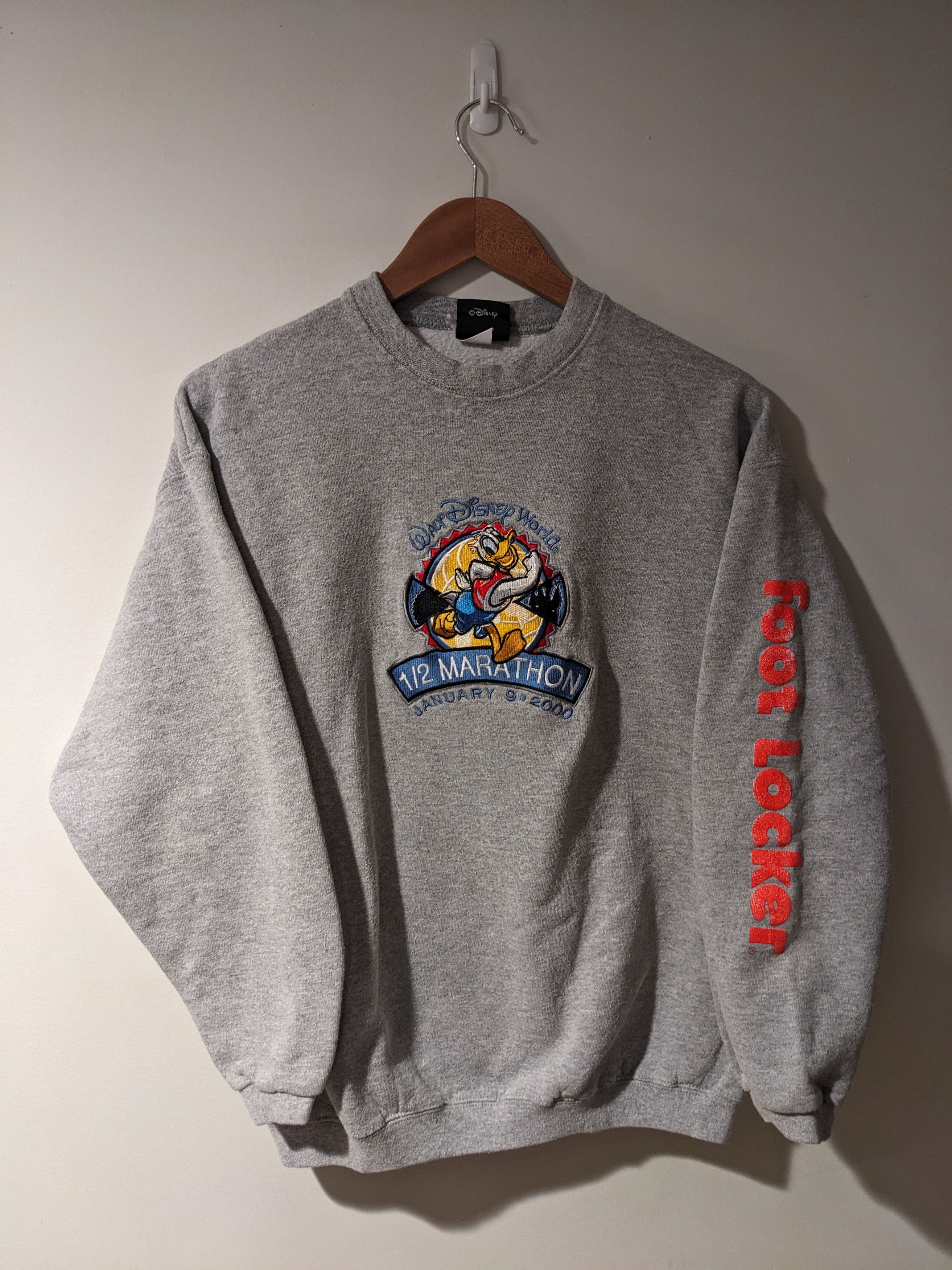 Disney × Vintage Vintage 2000 Walt Disney World Marathon Donald Sweatshirt Size US M / EU 48-50 / 2 - 1 Thumbnail