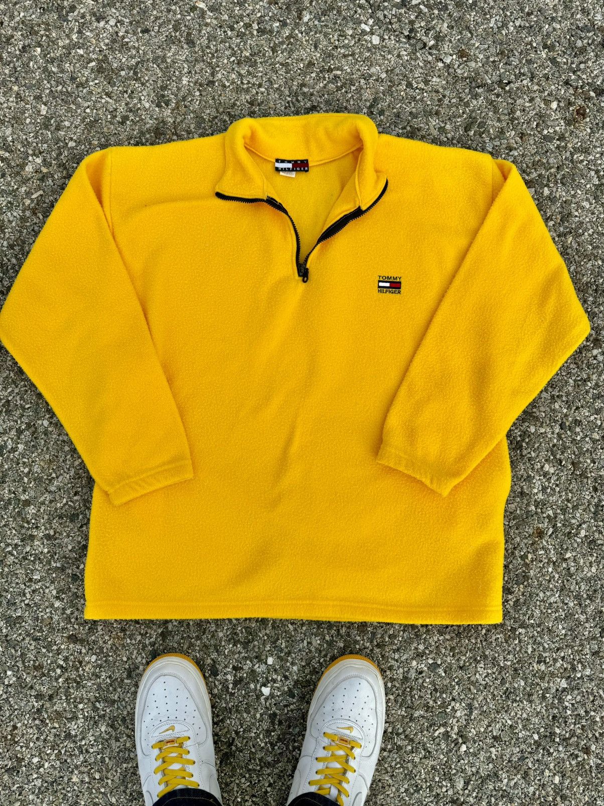Tommy Hilfiger × Tommy Jeans × Vintage Tommy Hilfiger 90’s Vintage Hip Hop Rap Fleece Sweater Size US XL / EU 56 / 4 - 2 Thumbnail