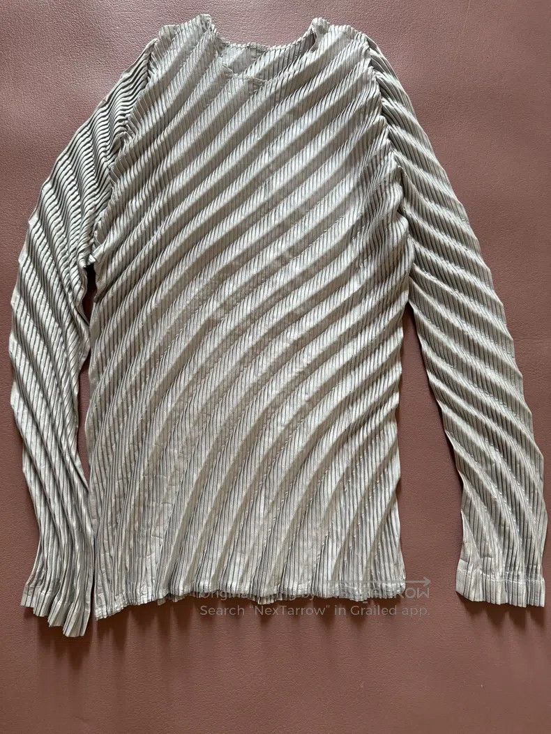 Issey Miyake Issey Miyake Gray long-sleeve Size M / US 6-8 / IT 42-44 - 2 Thumbnail
