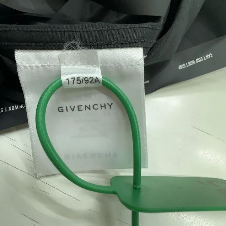 Givenchy Givenchy Givenchy Black Detachable Strap Short Sleeve Shir Size US M / EU 48-50 / 2 - 3 Thumbnail