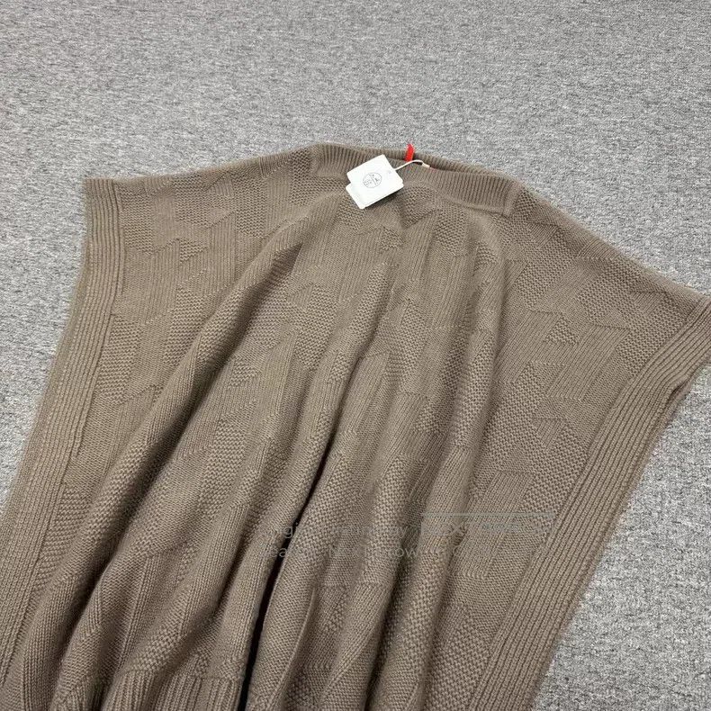 Hermes Hermes Khaki Knit Cloak Poncho Size XXS / US 00 / IT 34 - 5 Thumbnail