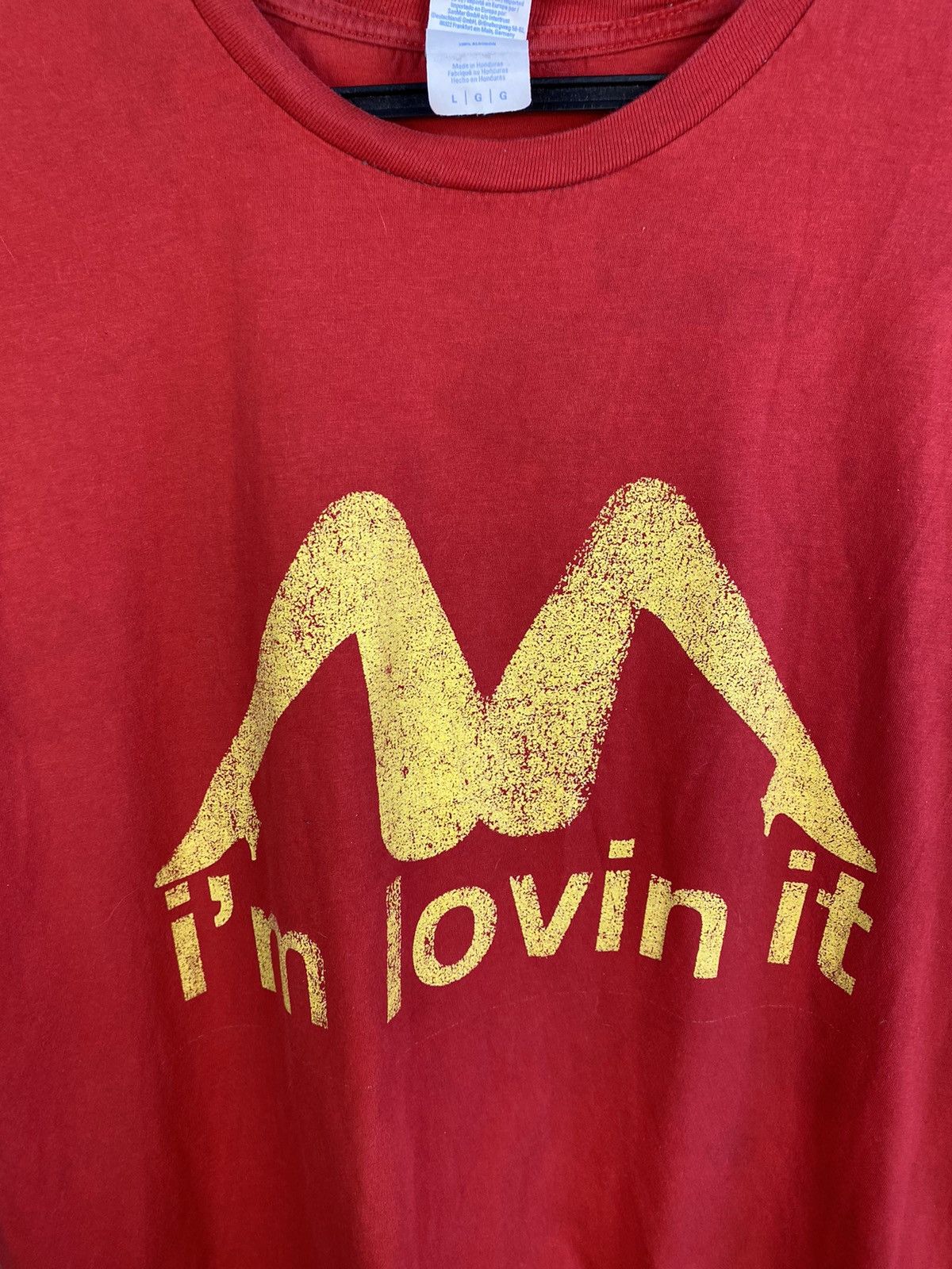 Other IM LOVIN IT parody tee humor Size US L / EU 52-54 / 3 - 3 Thumbnail
