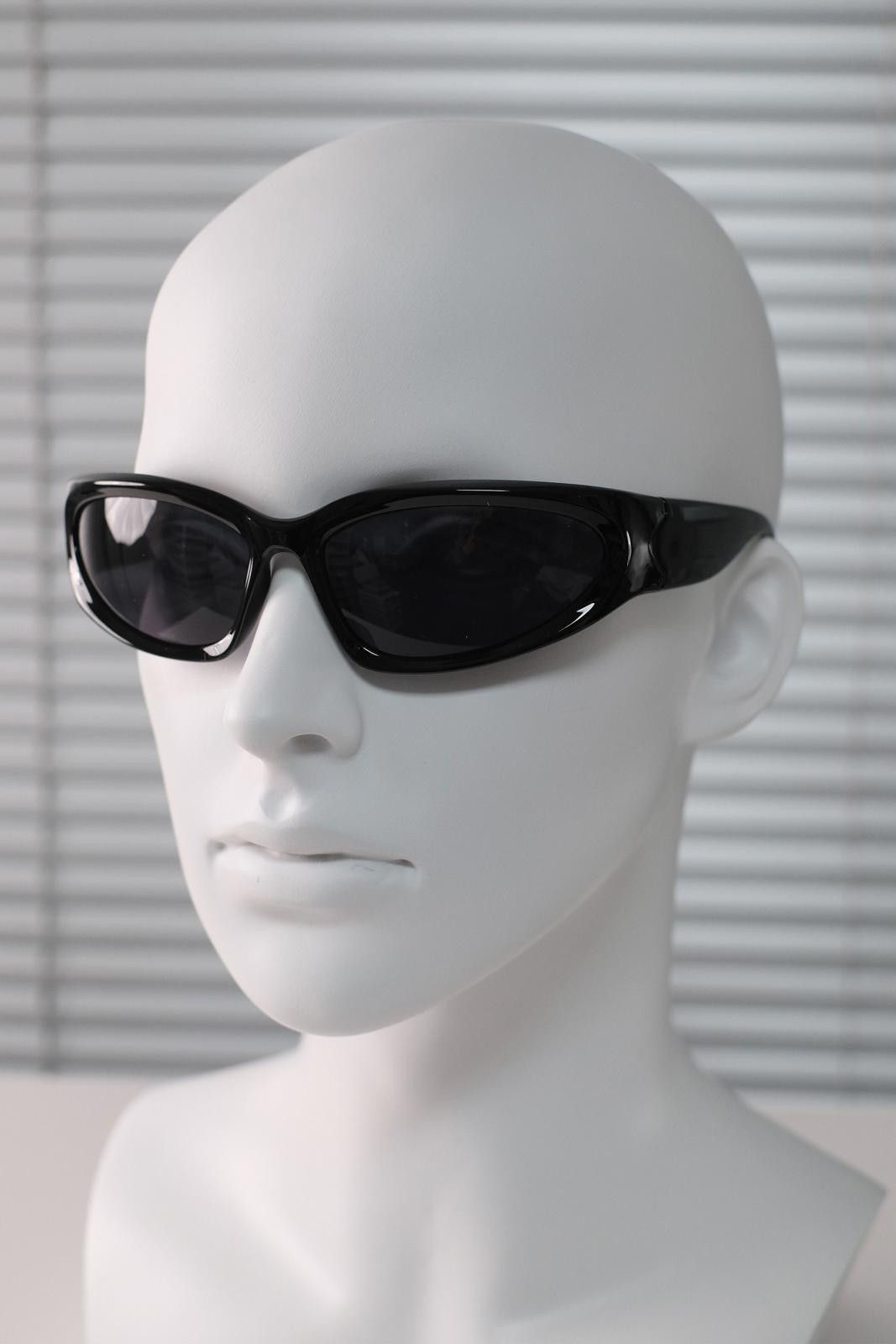 Japanese Brand Vintage Y2k Avant Garde Futuristic Black Sunglasses Unisex Size ONE SIZE - 4 Thumbnail