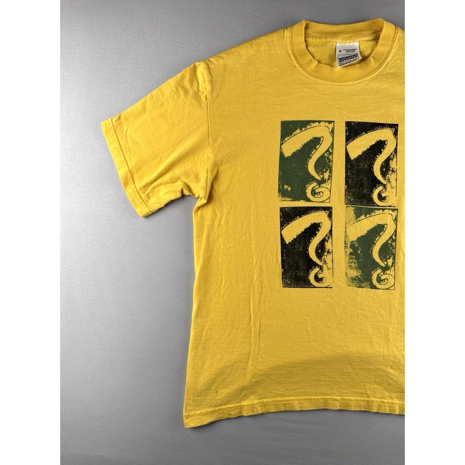 Vintage VINTAGE Screen Stars Tee 90s T-Shirt Mens M Yellow Cotton Short Sleeve Crew Neck 1990s 1990s Size US M / EU 48-50 / 2 - 3 Thumbnail