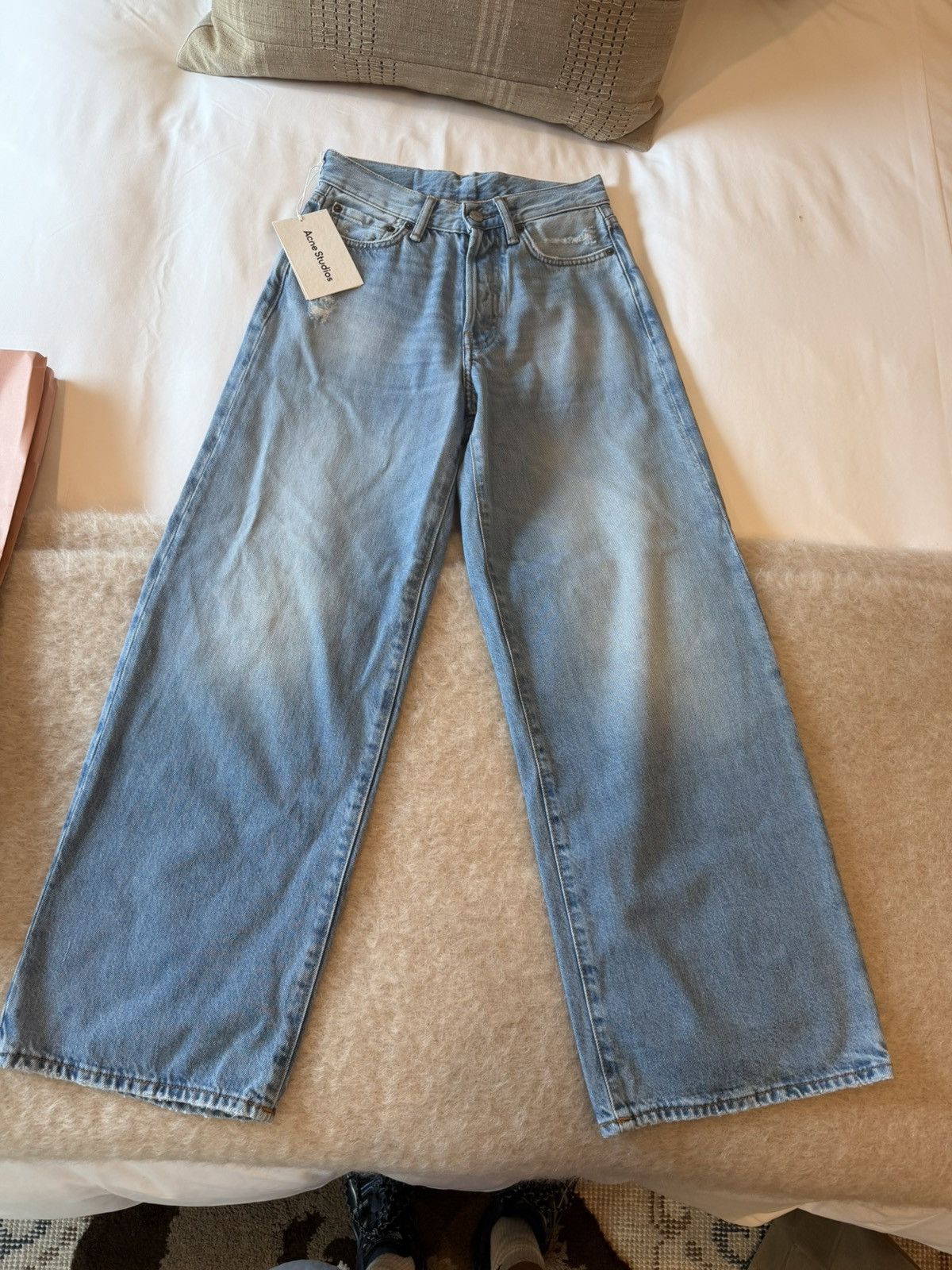 Acne Studios BRAND NEW W/ TAGS Acne Studios 1981 Loose Fit Jeans Size US 26 / EU 42 - 2 Thumbnail