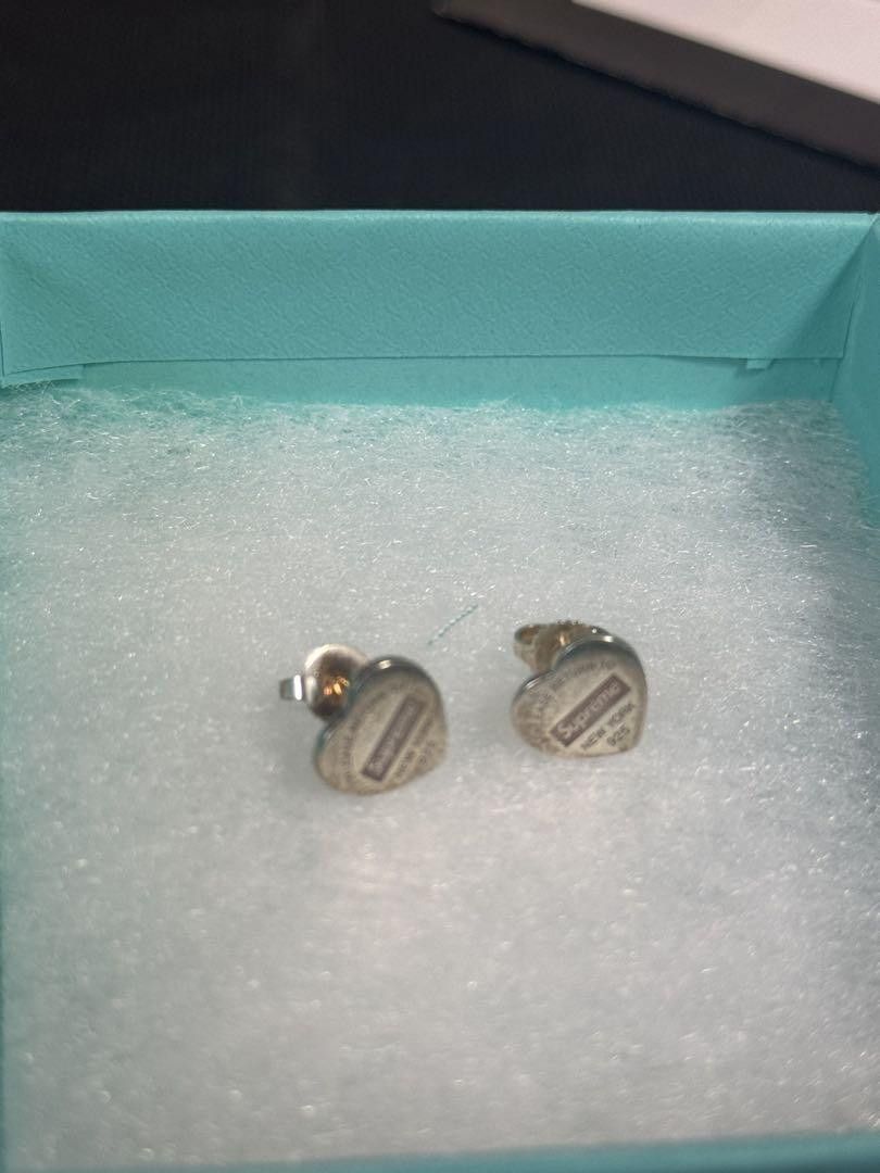 Tiffany & Co. SUPREME x TIFFANY & Co. Heart Tag Stud Earrings Set of 2 Size ONE SIZE - 7 Thumbnail