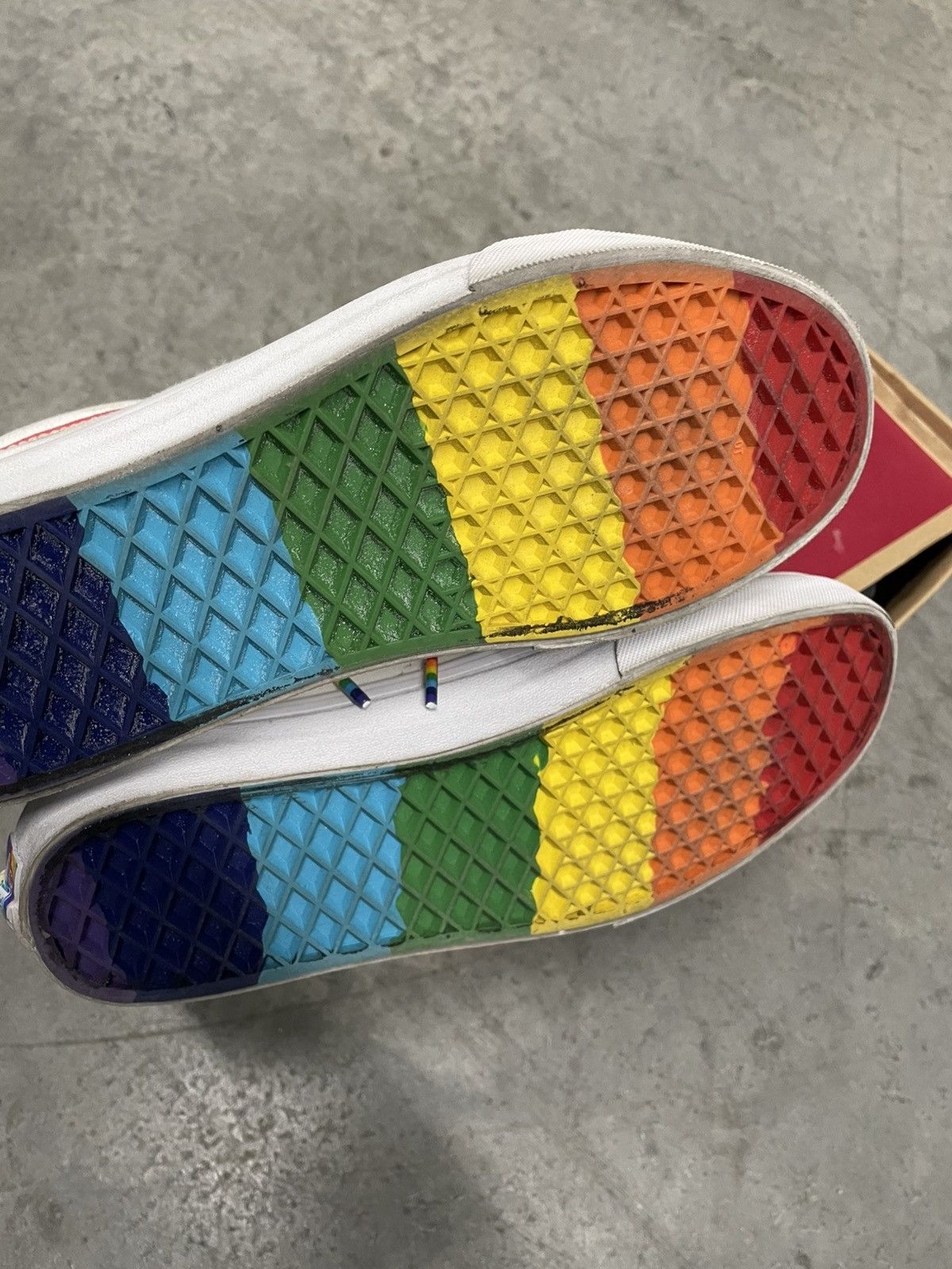 Vans Vans Old Skool True White/Rainbow Size US 8.5 / IT 38.5 - 4 Thumbnail
