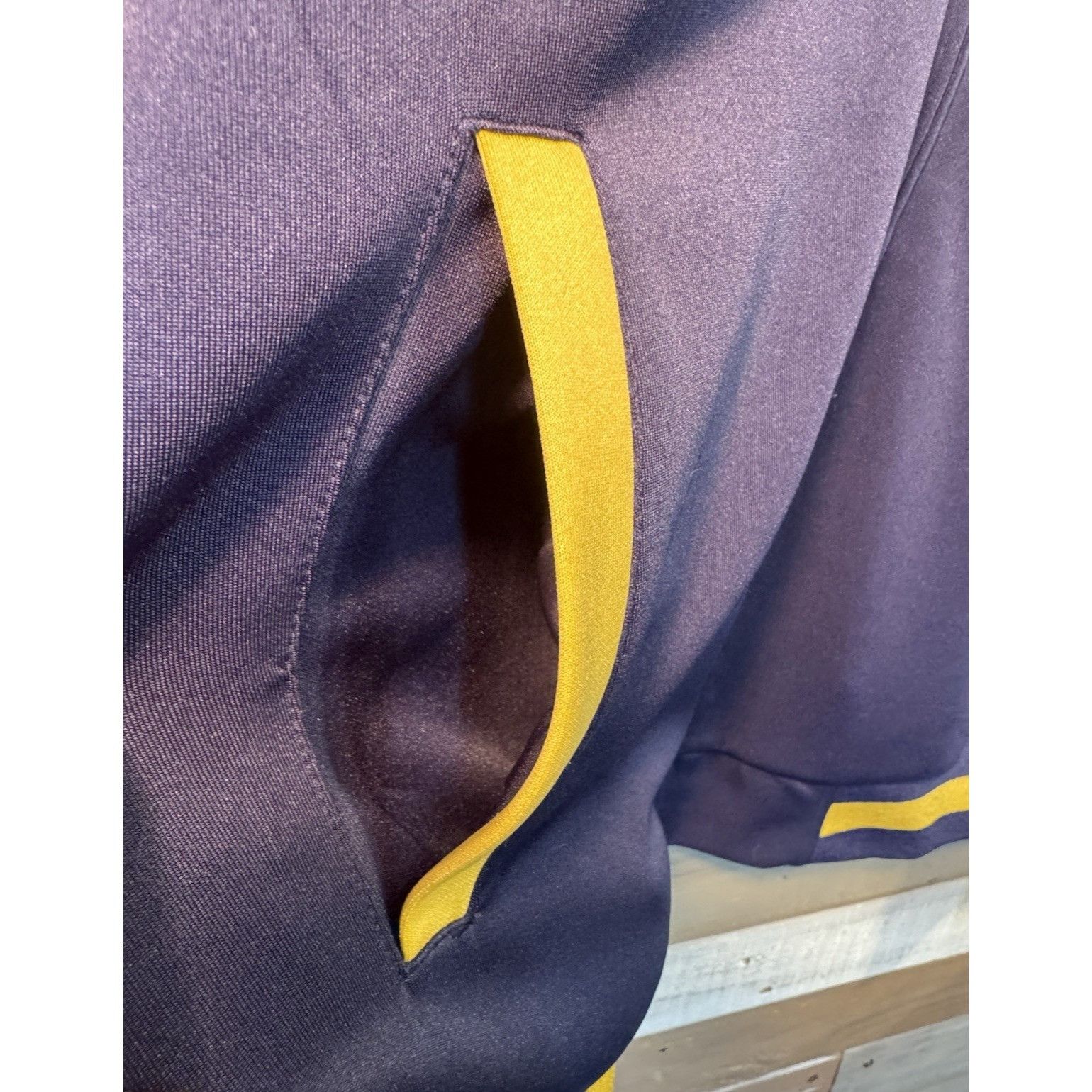 DC Comics Her Universe DC Wonder Woman WW84 Women’s Full Zip Track Ja Size XL / US 12-14 / IT 48-50 - 3 Thumbnail