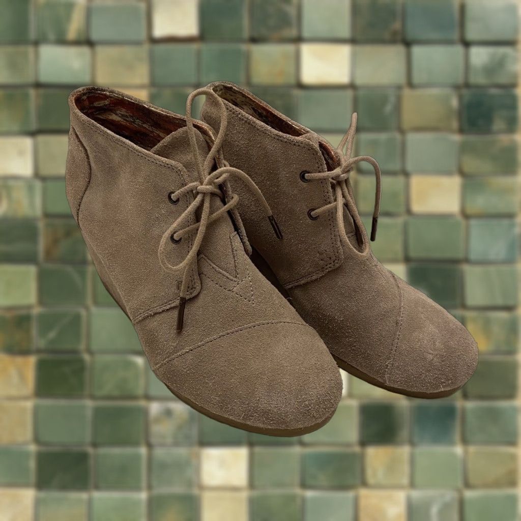 Toms TOMS Women's Ankle Bootie W9 Tan Suede Lace Up Wedge Beige Boots Size US 9 / IT 39 - 1 Thumbnail