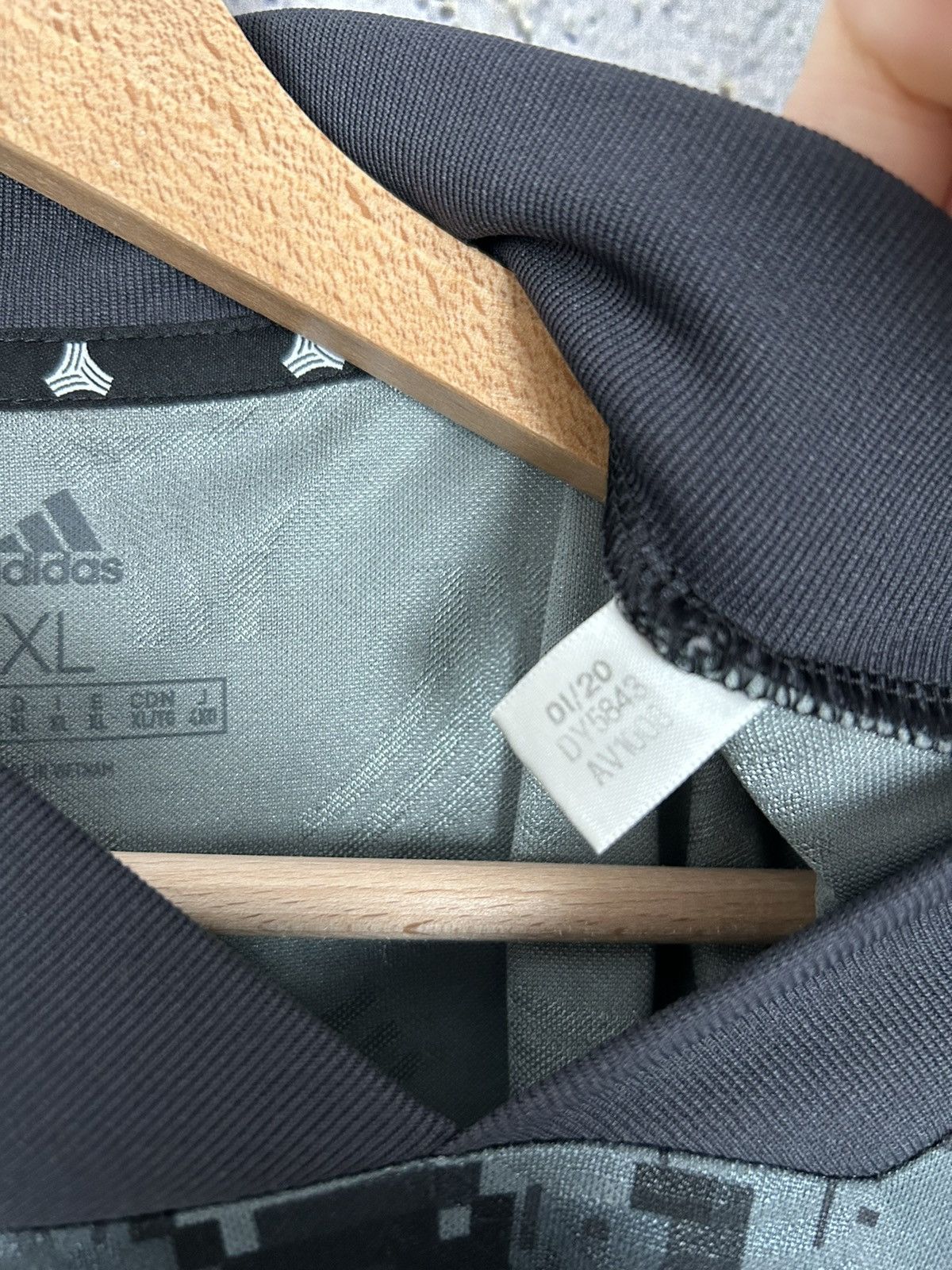 Adidas Adidas Jersey Sportswear Streetwear Rare Hype Retro Size US XL / EU 56 / 4 - 8 Thumbnail