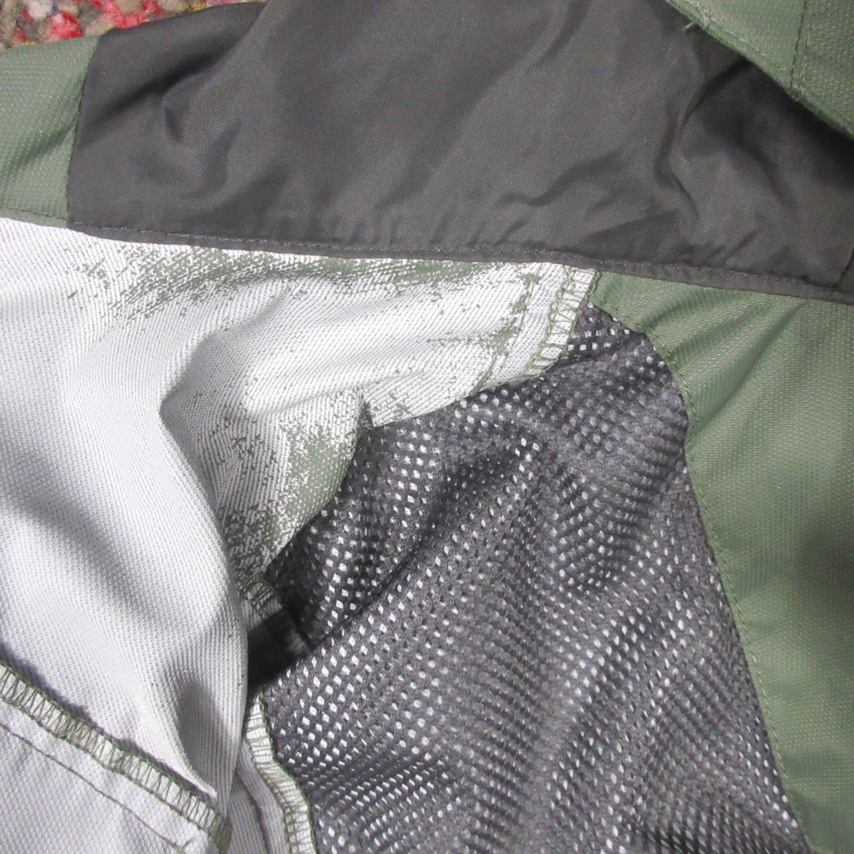Vintage Columbia Women's Jacket Hooded Windbreaker Parka Zip Pockets Green Nylon Softshell Water Resistant Mid-Length Regular Fit Size M / US 6-8 / IT 42-44 - 6 Thumbnail