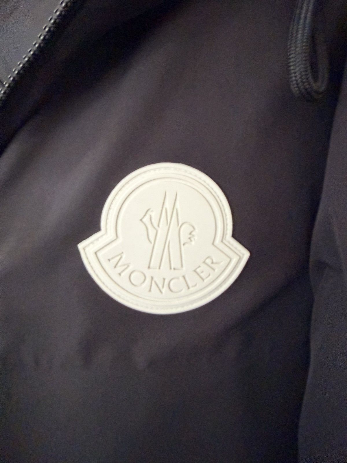 Moncler Moncler Charnier Down Parka Jacket Black Logo Arm Size L Size US L / EU 52-54 / 3 - 3 Thumbnail