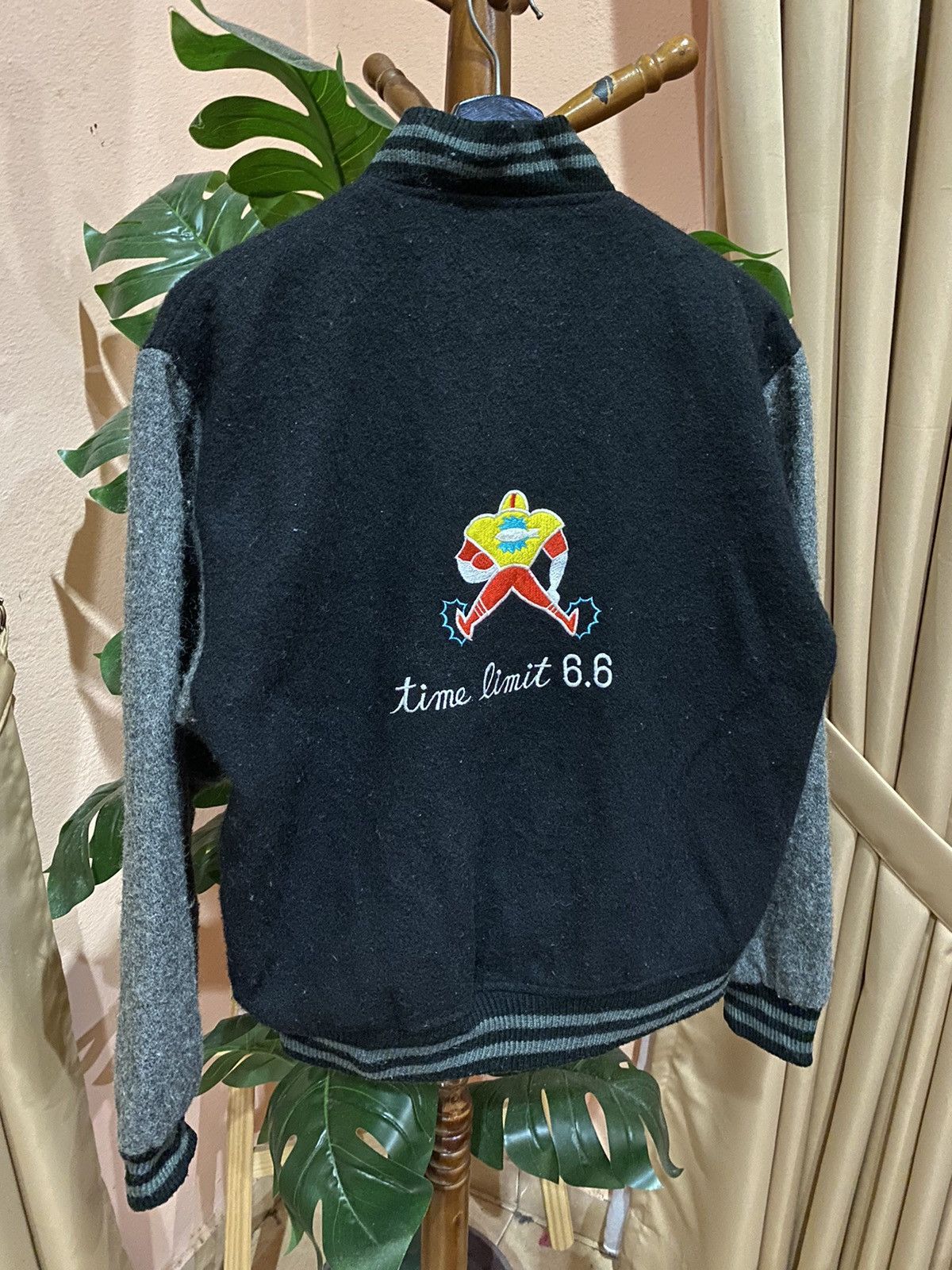 Other Vintagear Jacket – Black Wool Blend with Embroidered Motif Size US L / EU 52-54 / 3 - 3 Thumbnail