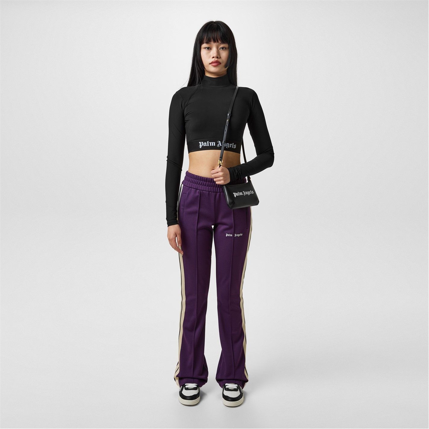 o1g2r1mq0325 Crop Top in Black