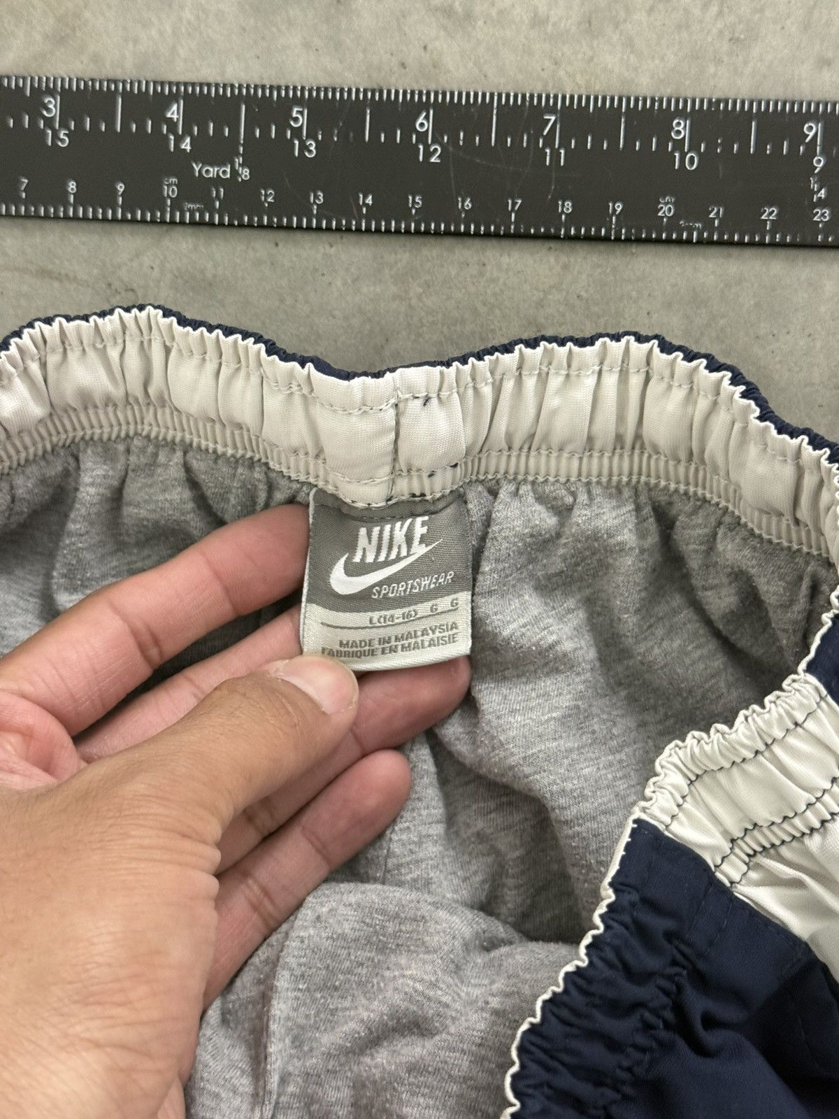Nike Vintage Nike Track Pants Insulated Navy Cargos USA Y2K XS Size US 26 / EU 42 - 8 Thumbnail