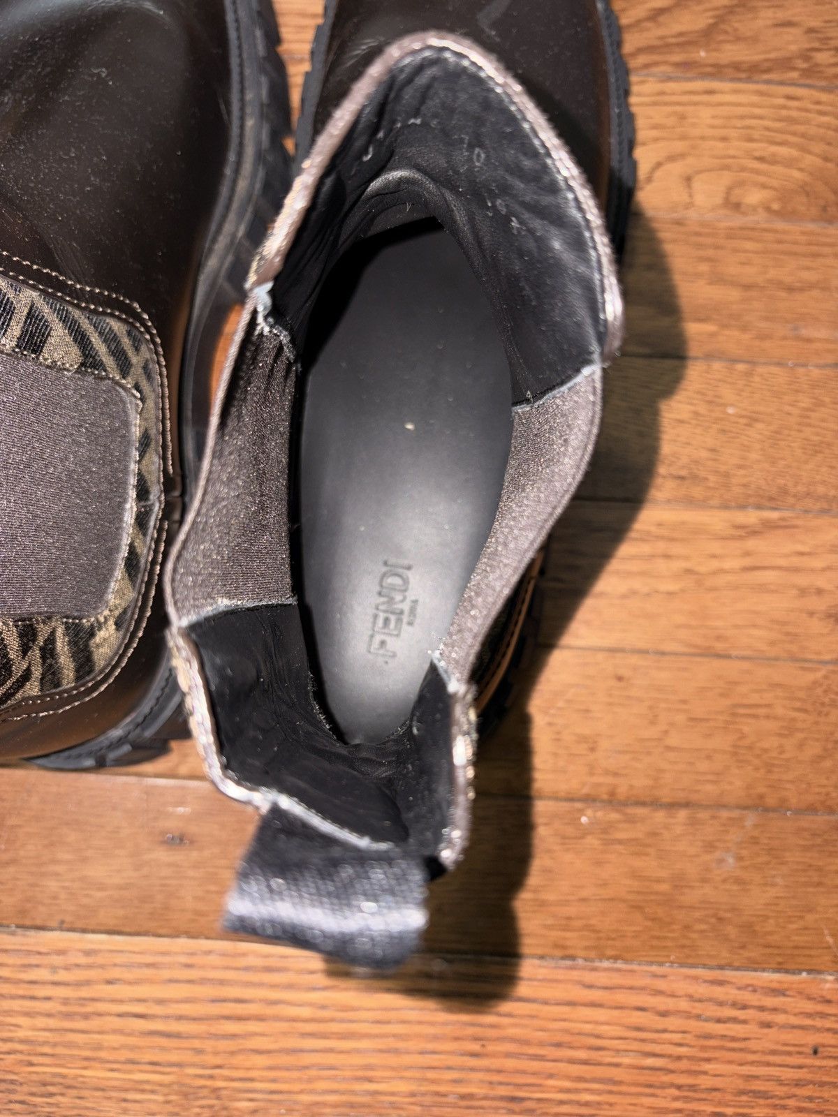 Fendi FENDI CHELSEA BOOTS Size US 10 / EU 43 - 2 Thumbnail