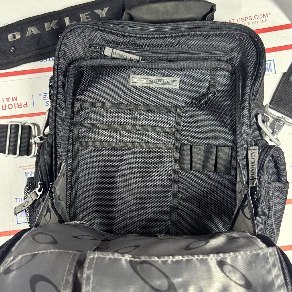 Oakley Vintage Oakley Software Bag Black Tactical Utility Messenger Size 26 - 3 Thumbnail