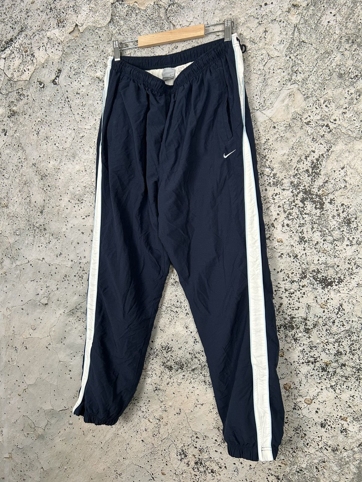 Nike Vintage Nike Swoosh Sweatpants 90s y2k Streetwear Rap Baggy Size US 36 / EU 52 - 2 Thumbnail