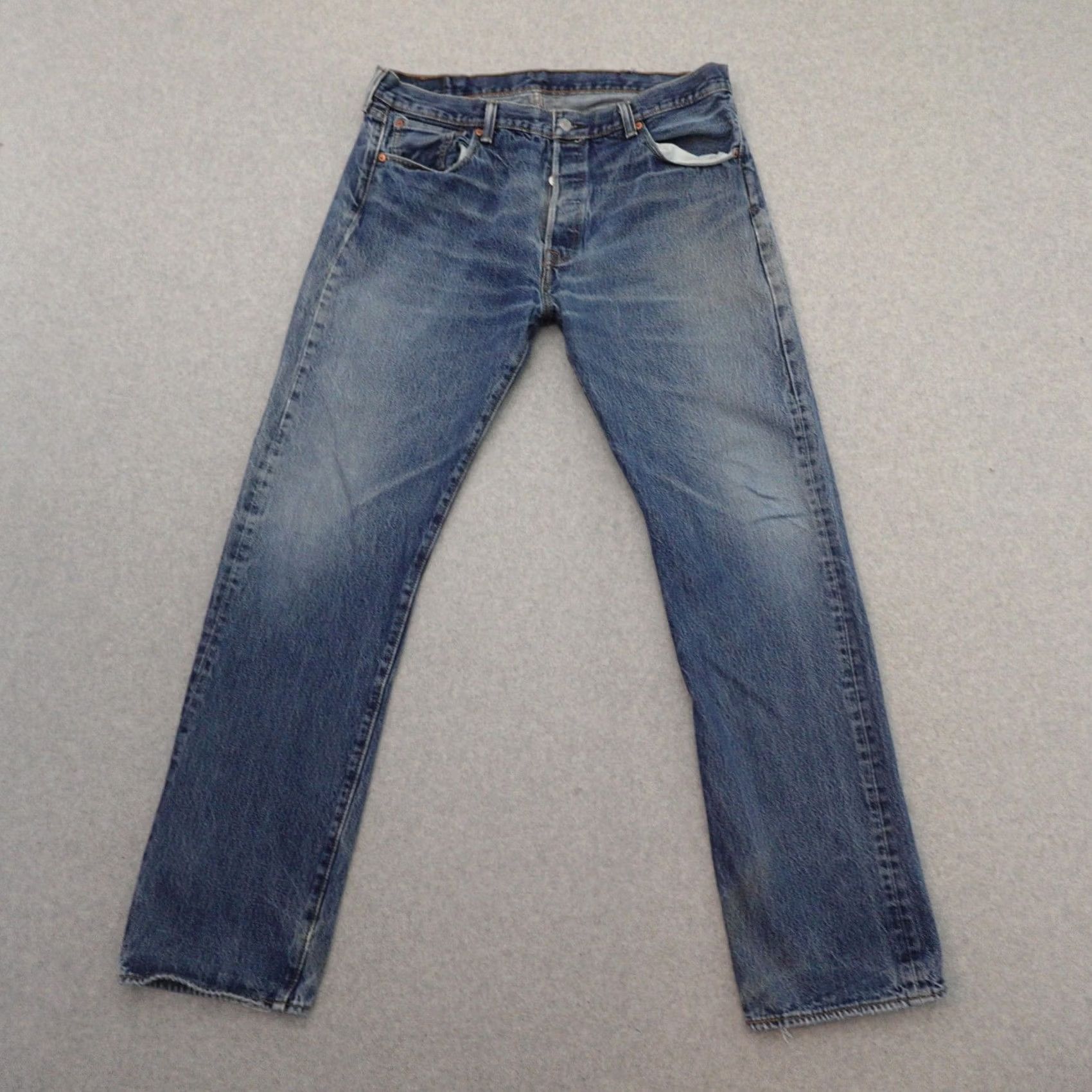 Levi's VINTAGE Levi's 501 Jeans Mens 38 Blue Denim Button Fly Straight Jeans Mens 38 Inseam 32 Blue Size US 38 / EU 54 - 2 Thumbnail