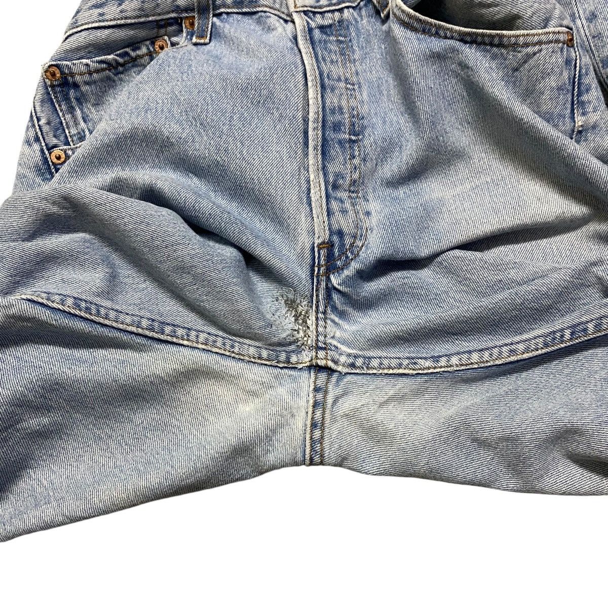 Levi's Vintage 90s Levis 501 Lightwash Jeans Size US 32 / EU 48 - 16 Thumbnail