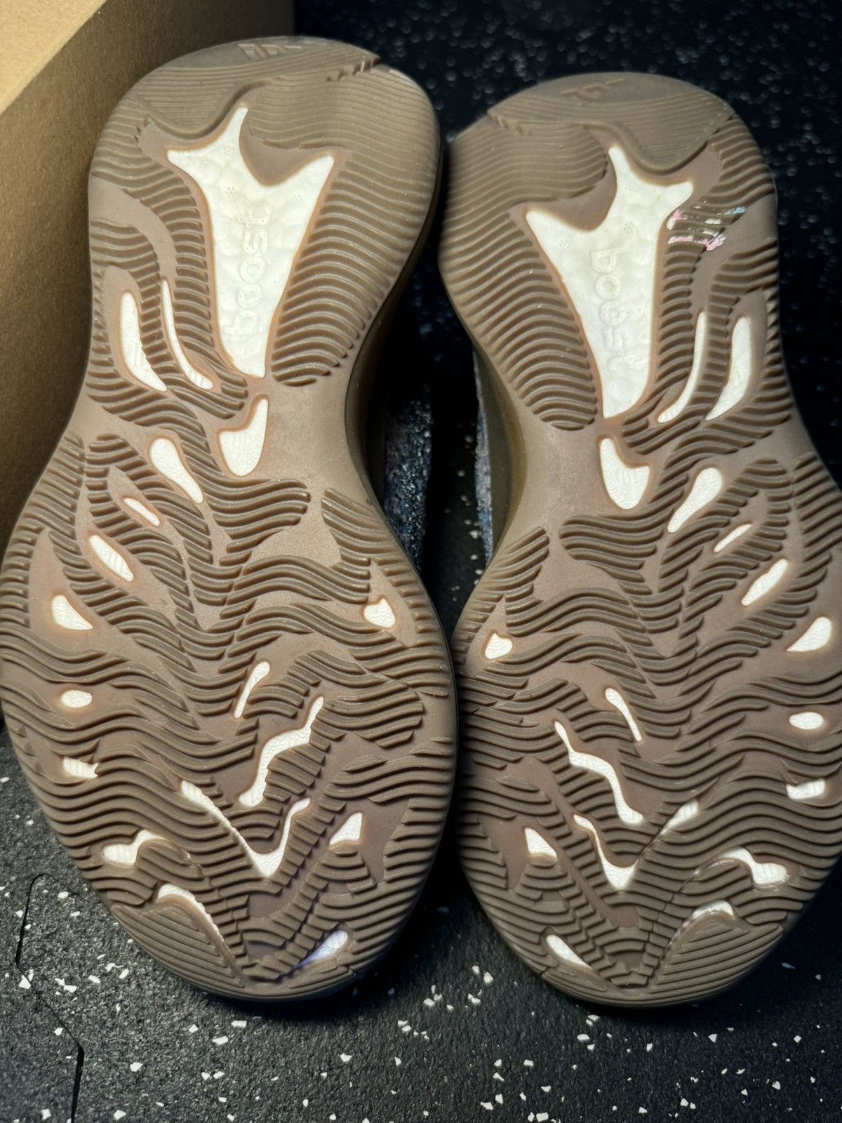 Adidas × Yeezy Yeezy boost 380 covellite color. Worn once. Practically new Size US 5.5 / EU 38 - 9 Thumbnail