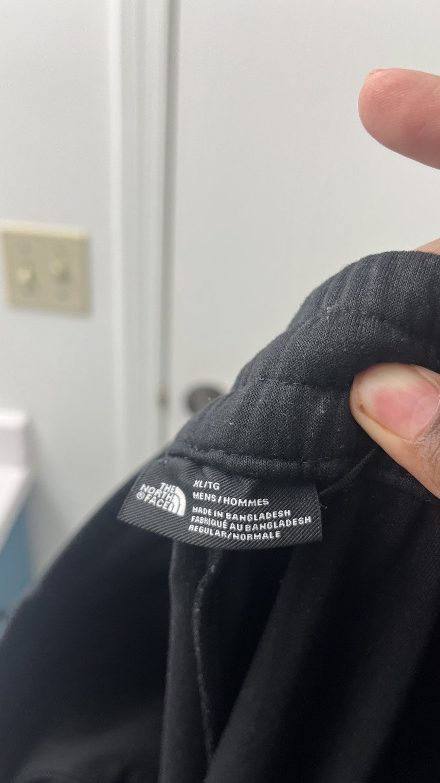 The North Face slightly worn joggers cotton balls but comes out easy Size US 34 / EU 50 - 3 Thumbnail
