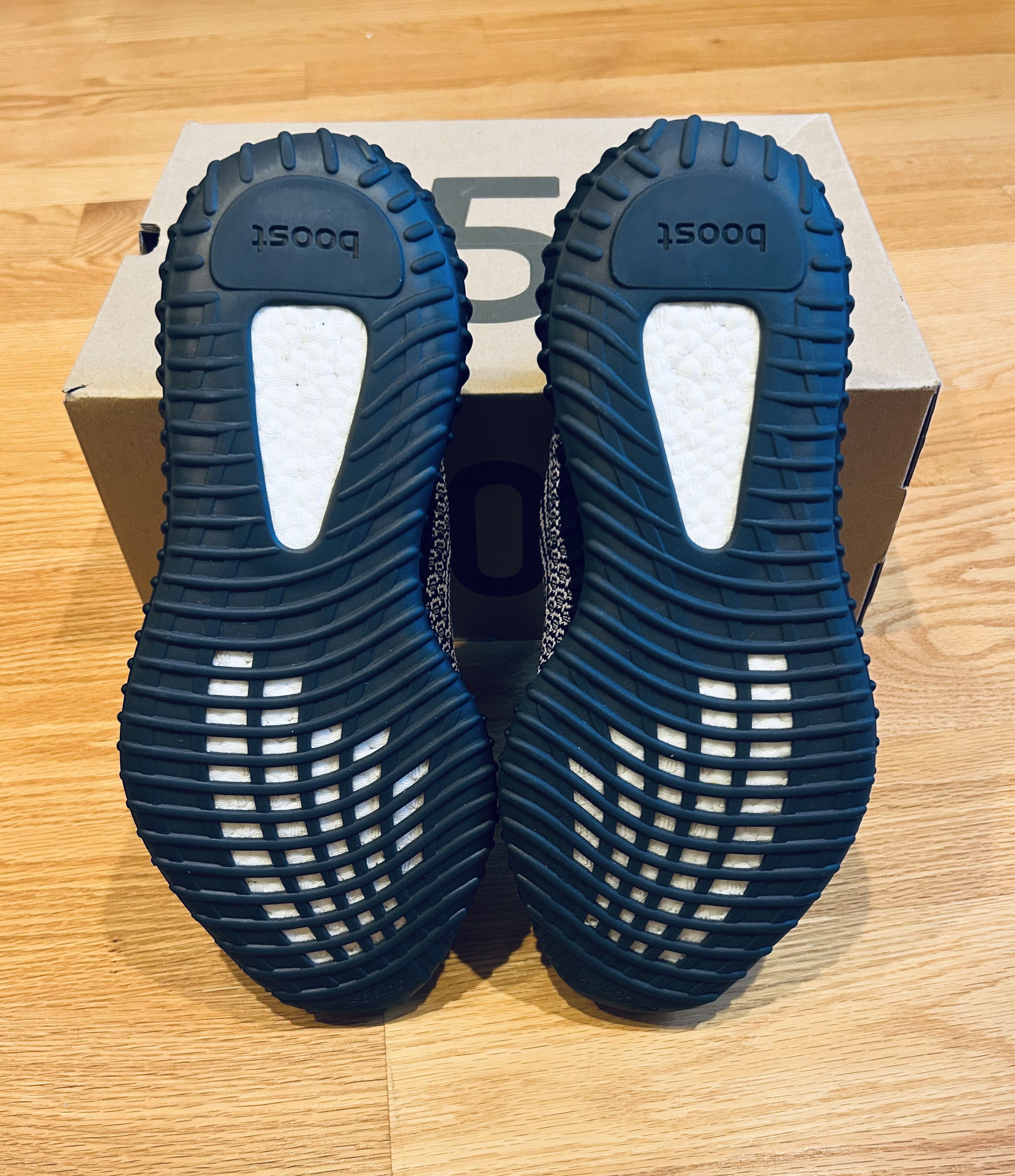Yeezy Yeezy 350 Yecheil Size US 9 / EU 42 - 6 Thumbnail
