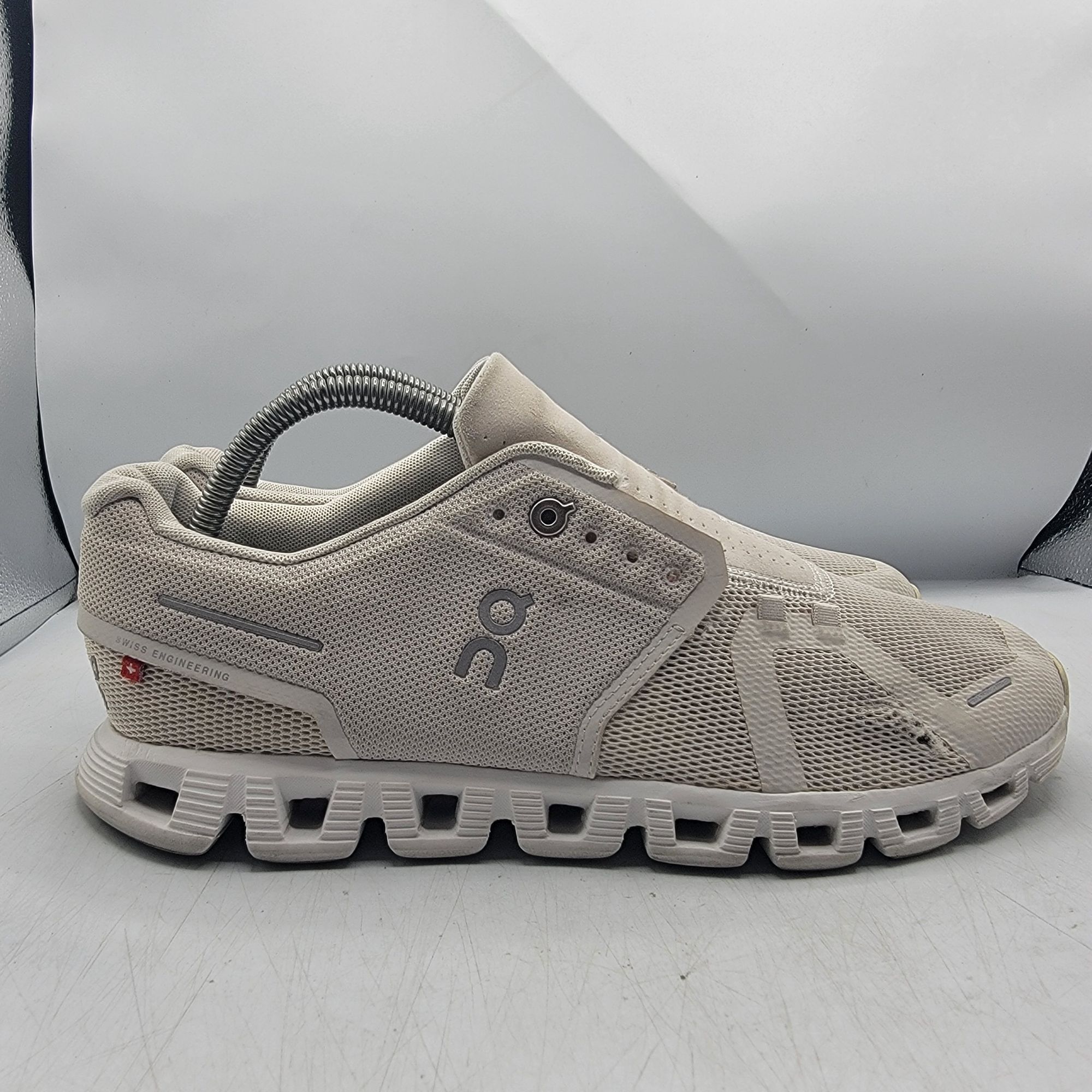 On On Cloud 5 Women 10 Pearl White Athletic Shoes Running Walki Size US 10 / IT 40 - 12 Thumbnail