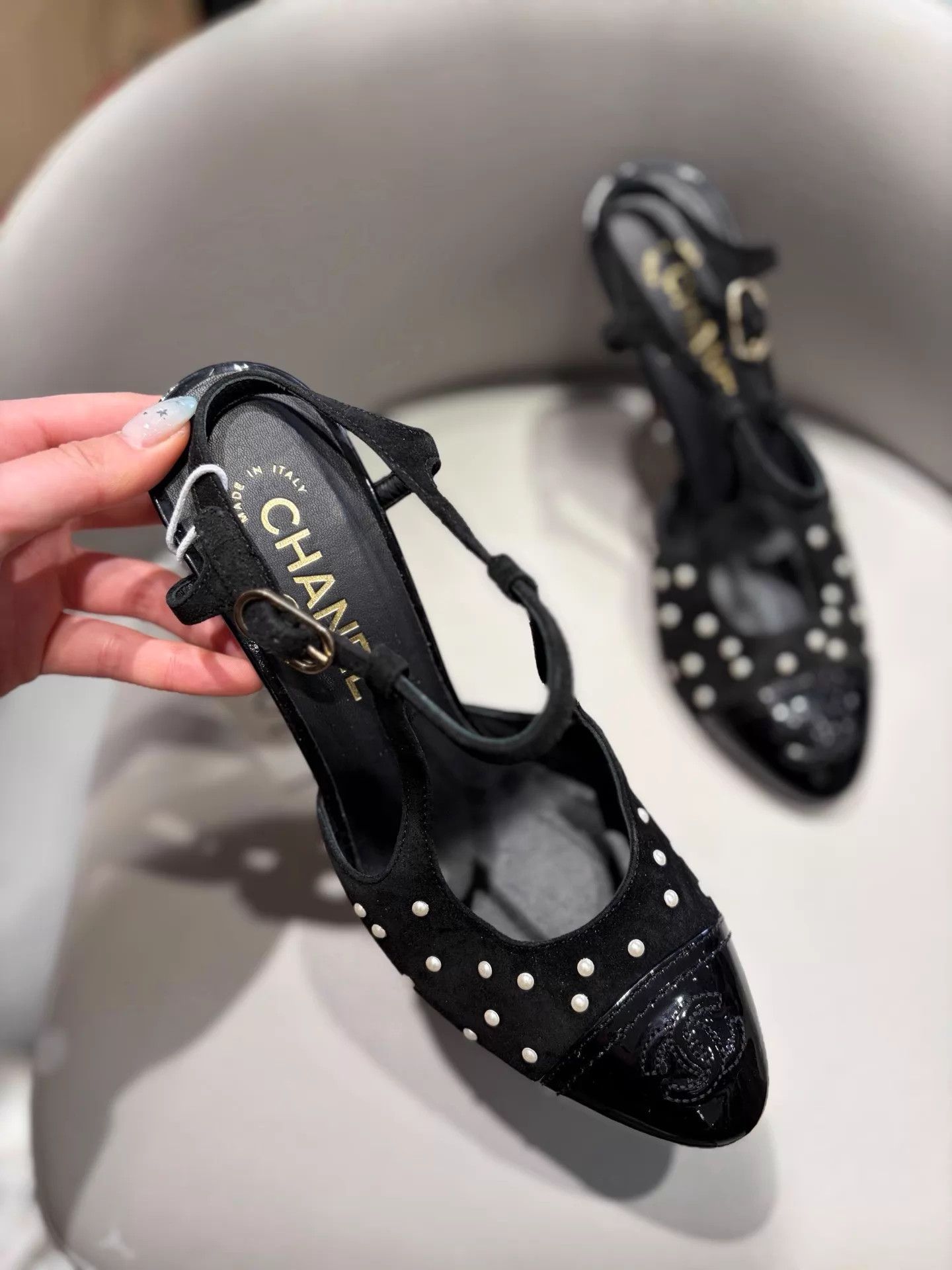 Chanel Chanel Runway Suede Pearl-embellished Heels 37 EU Size US 6.5 / IT 36.5 - 3 Thumbnail
