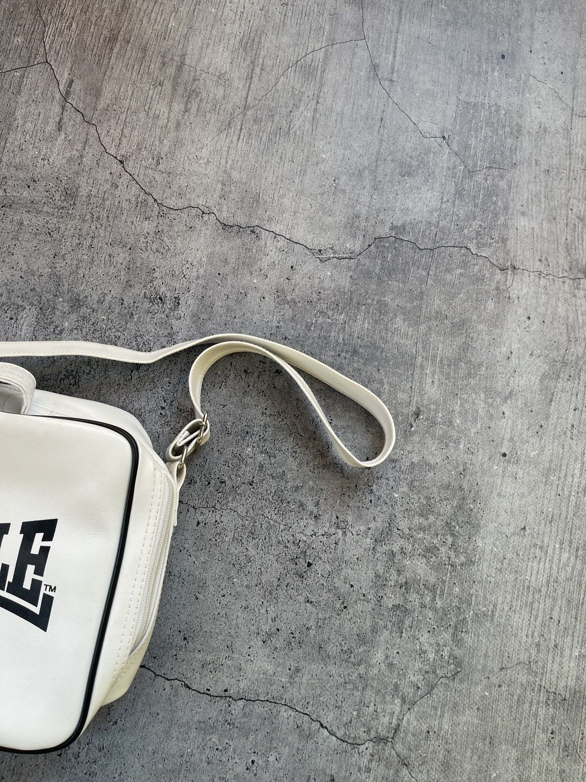 Japanese Brand × Lonsdale × Vintage Y2K Lonsdale London Crossbody Bag Size ONE SIZE - 4 Thumbnail