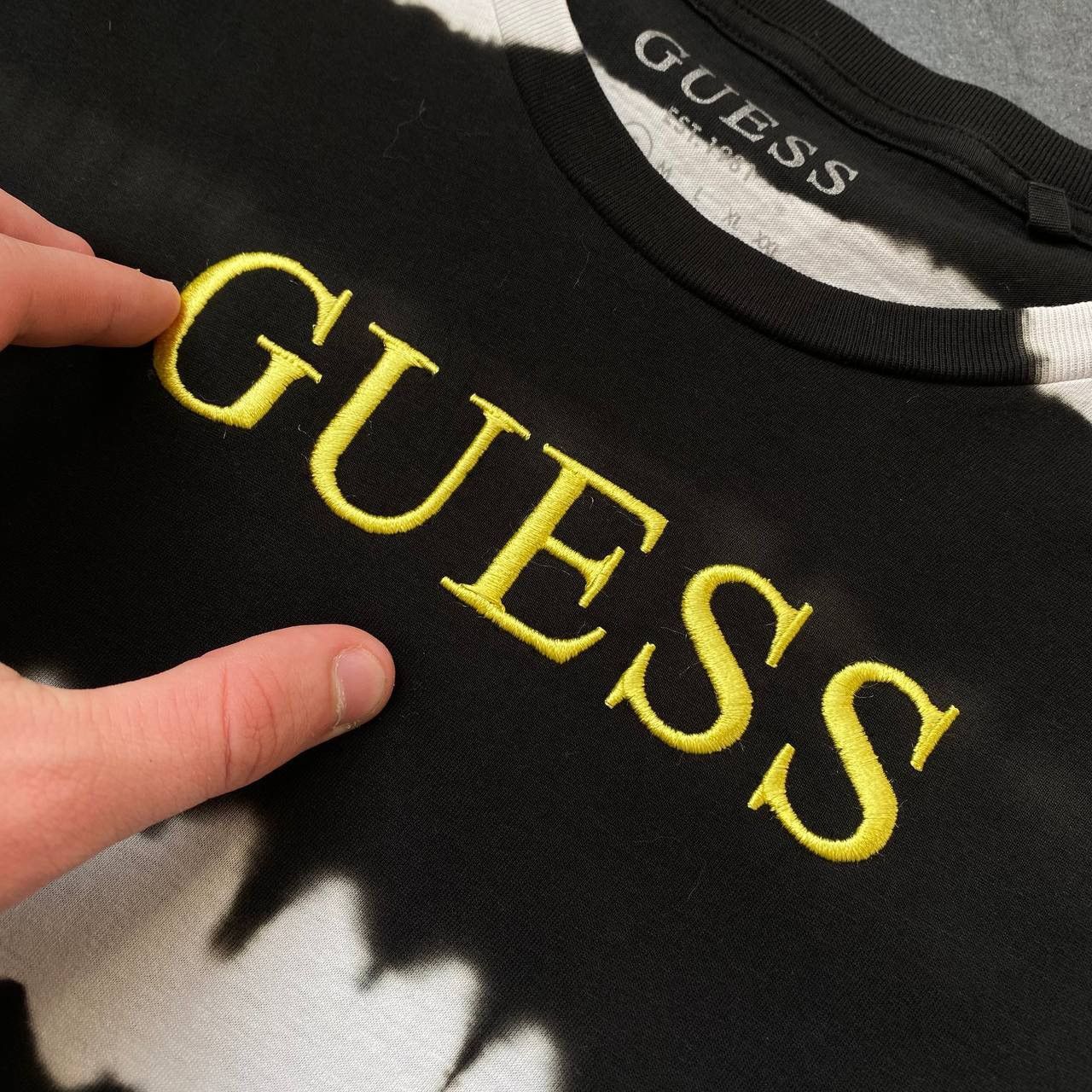 Vintage Vintage big logo guess tee shirt Size US S / EU 44-46 / 1 - 3 Thumbnail