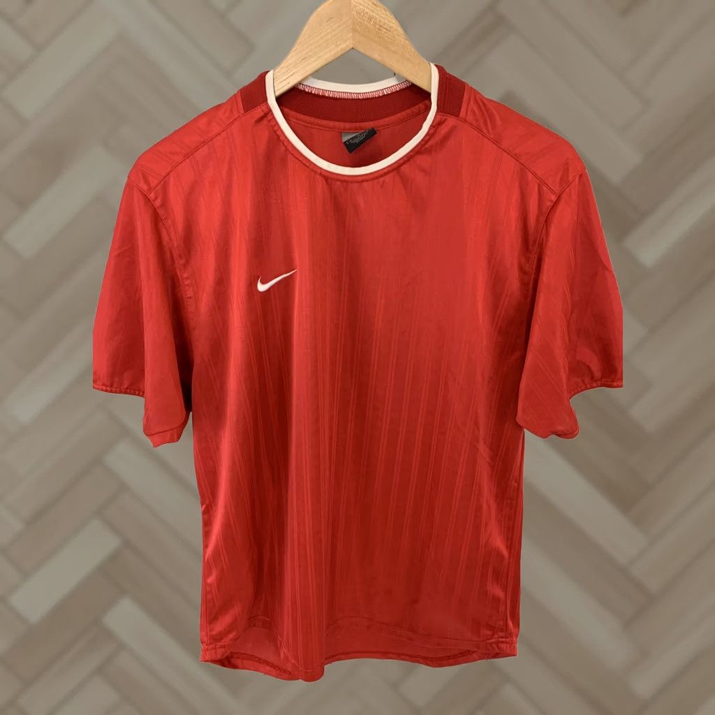 Nike VINTAGE Nike T-Shirt Short Sleeve Athletic Red Men's M Shirt Size US M / EU 48-50 / 2 - 1 Thumbnail