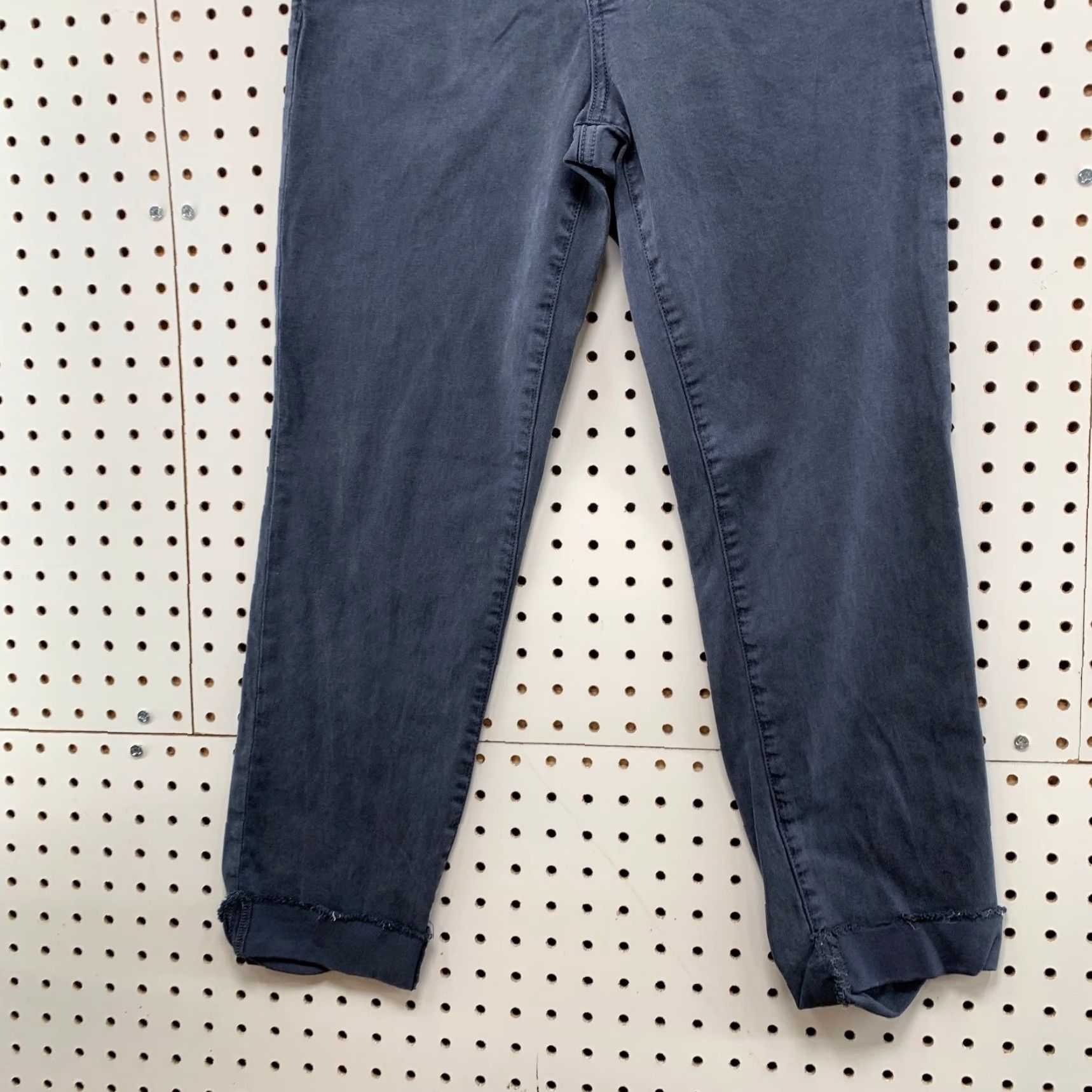 Vintage KUT From The Kloth Pants Womens 6 Blue Amy Crop Straight Leg 29x24 Cropped Cropped Pants Womens 6 Blue Amy Crop Straight Leg 29x24 Size 28" / US 6 / IT 42 - 5 Thumbnail