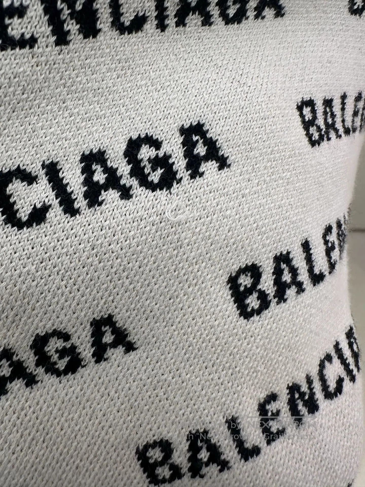 Balenciaga White Sleeveless Printed Top Size M. Size US M / EU 48-50 / 2 - 6 Thumbnail