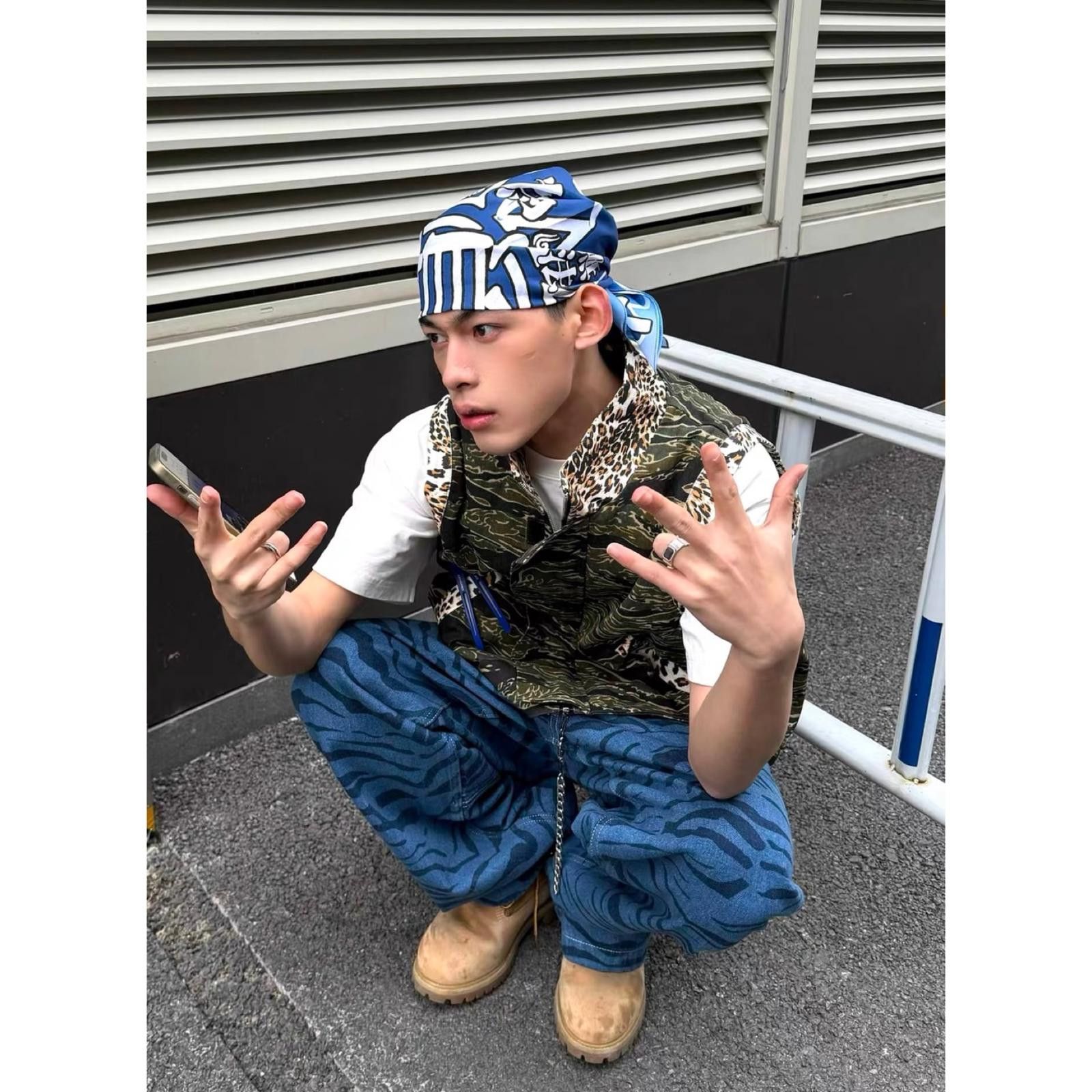 Japanese Brand Y2k Blue Flame Scarf Bandana Chinese Character “Fèn” Graphic Size ONE SIZE - 2 Thumbnail
