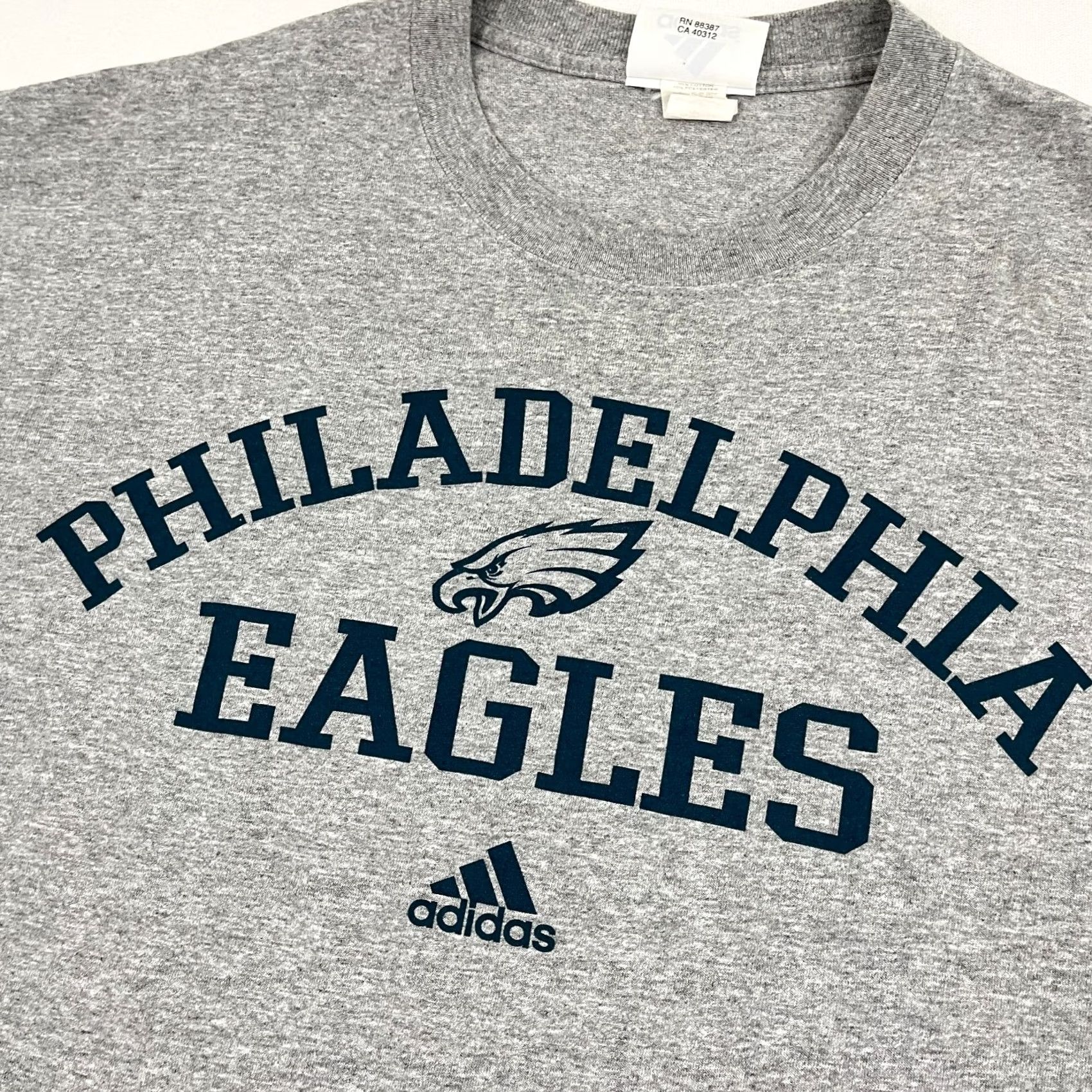 Adidas Y2K Philadelphia Eagles Shirt Adidas Graphic Retro Football Workout Mens XL Gray Shirt Size US XL / EU 56 / 4 - 2 Thumbnail